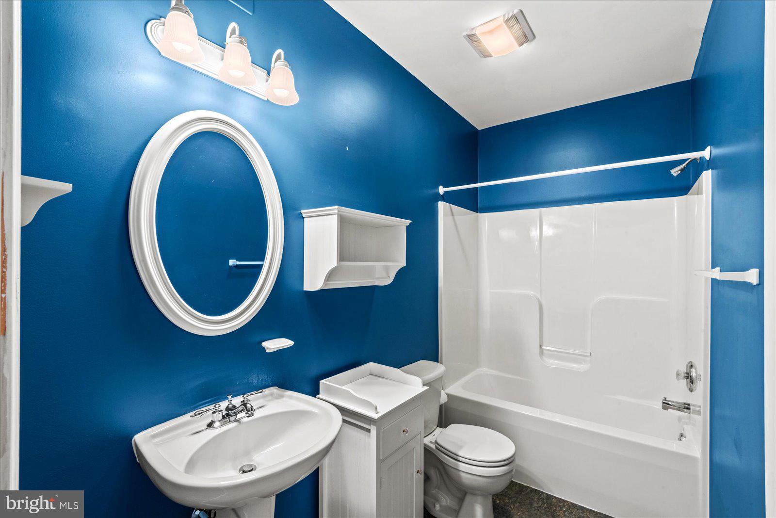 LAKE CAROLINE - Residential