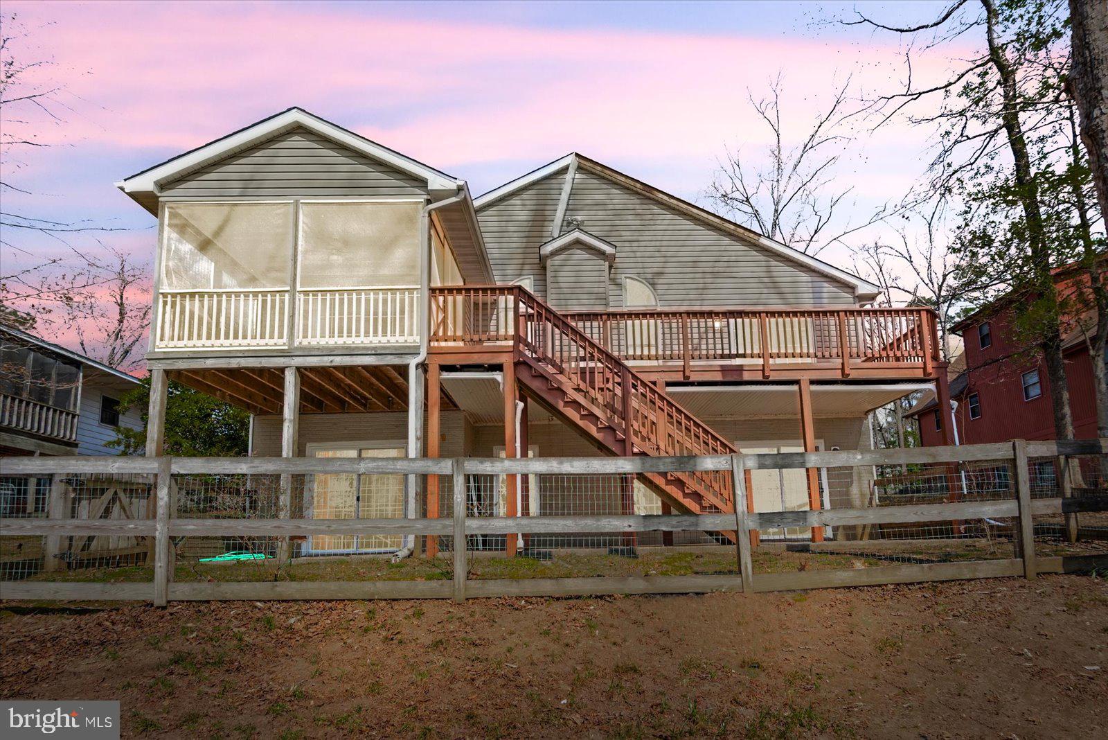 LAKE CAROLINE - Residential