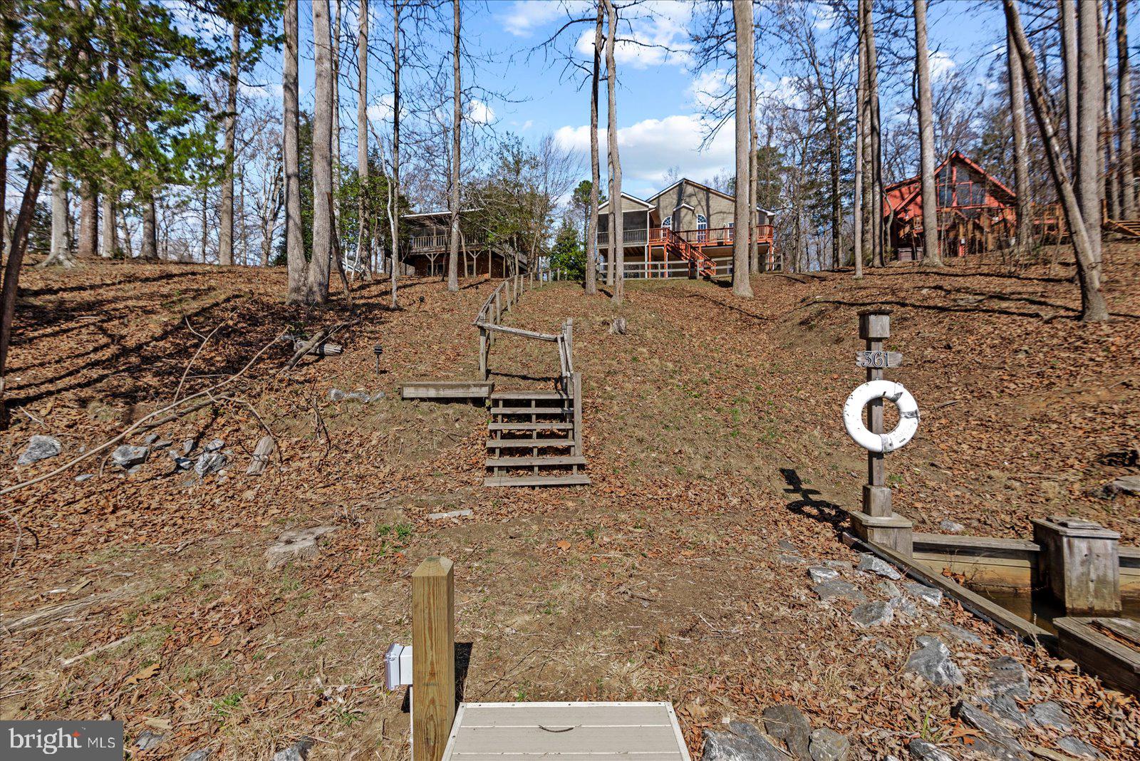 LAKE CAROLINE - Residential