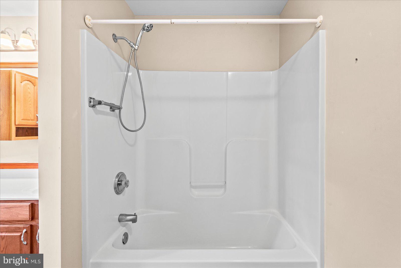 LAKE CAROLINE - Residential