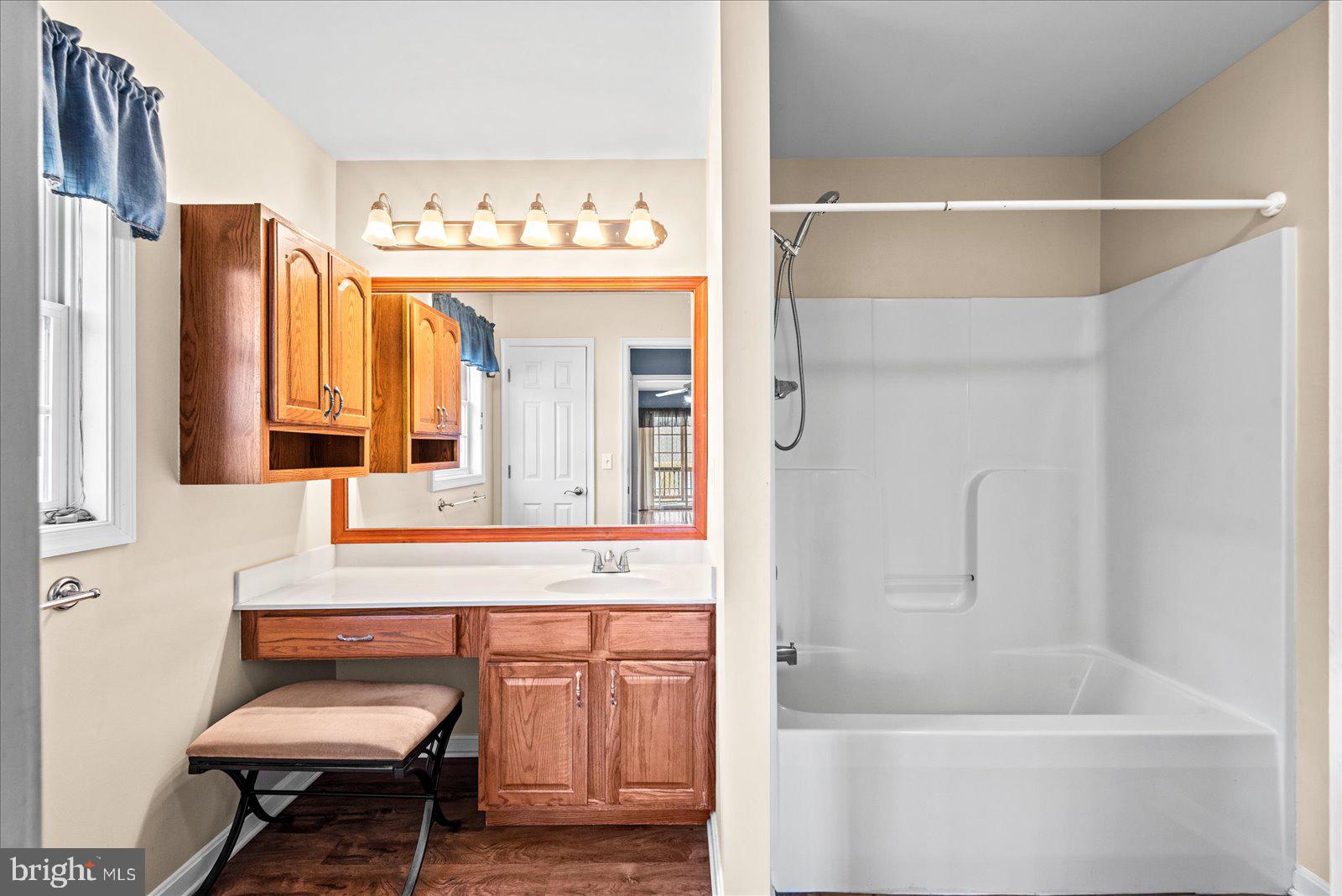 LAKE CAROLINE - Residential