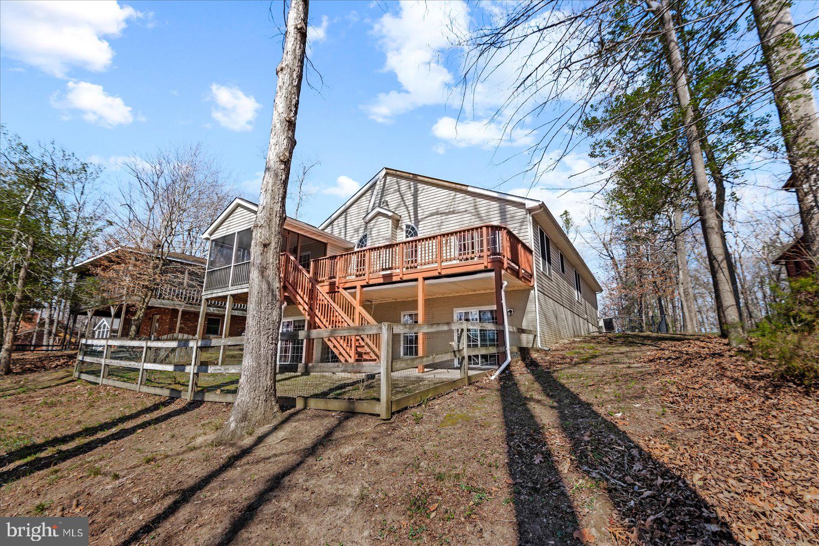 LAKE CAROLINE - Residential