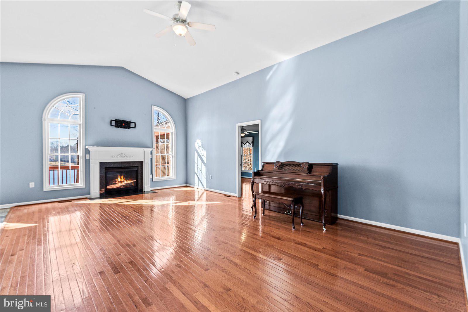 LAKE CAROLINE - Residential