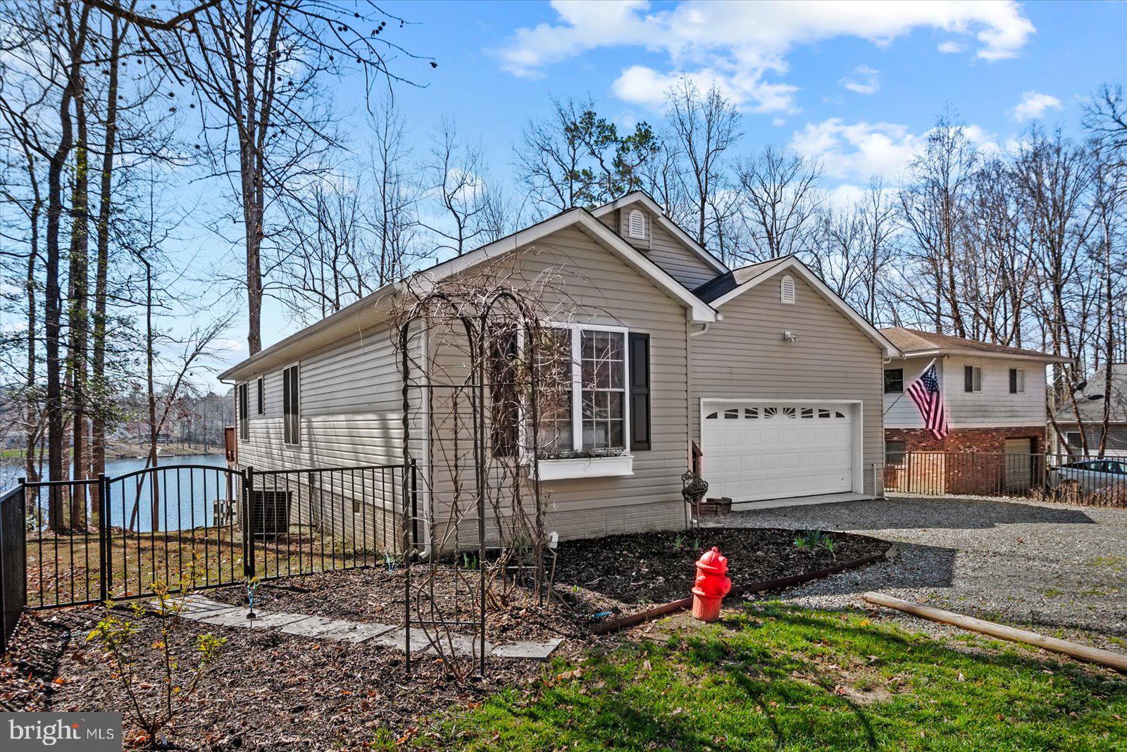 686 LAKE CAROLINE DRIVE