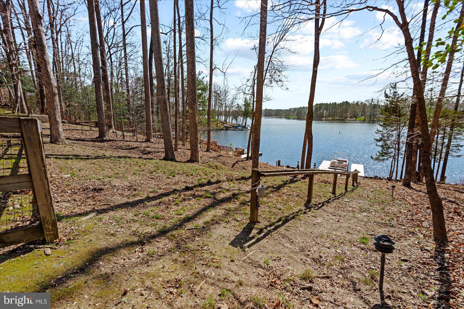 LAKE CAROLINE - Residential