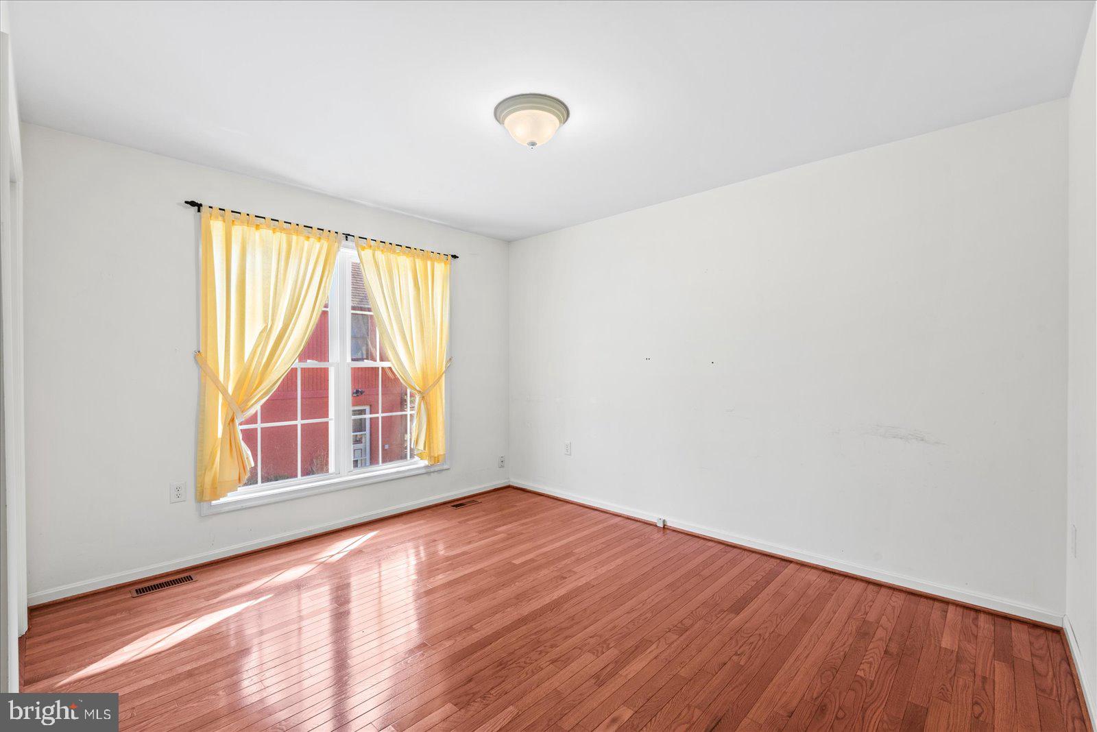 LAKE CAROLINE - Residential