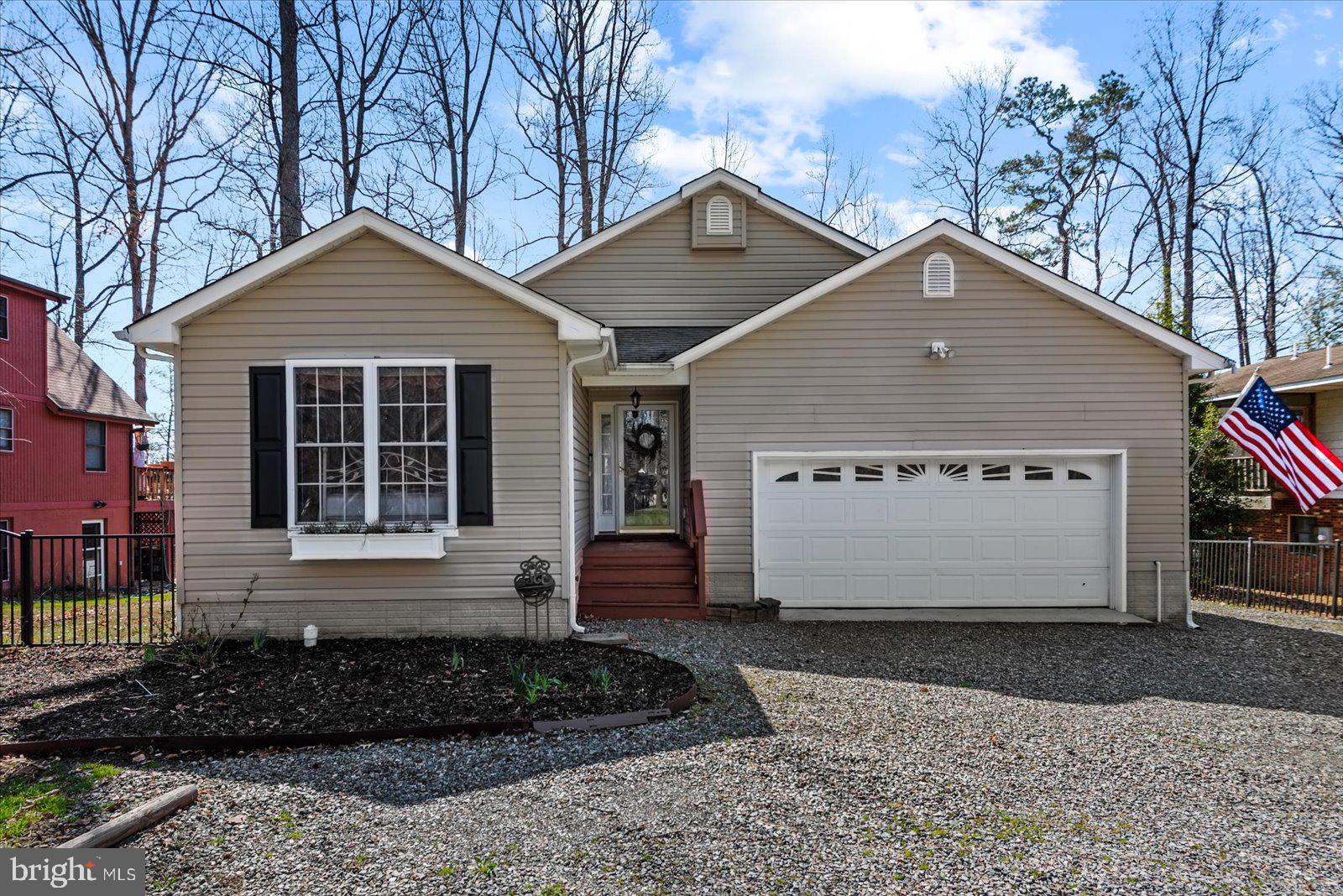 LAKE CAROLINE - Residential