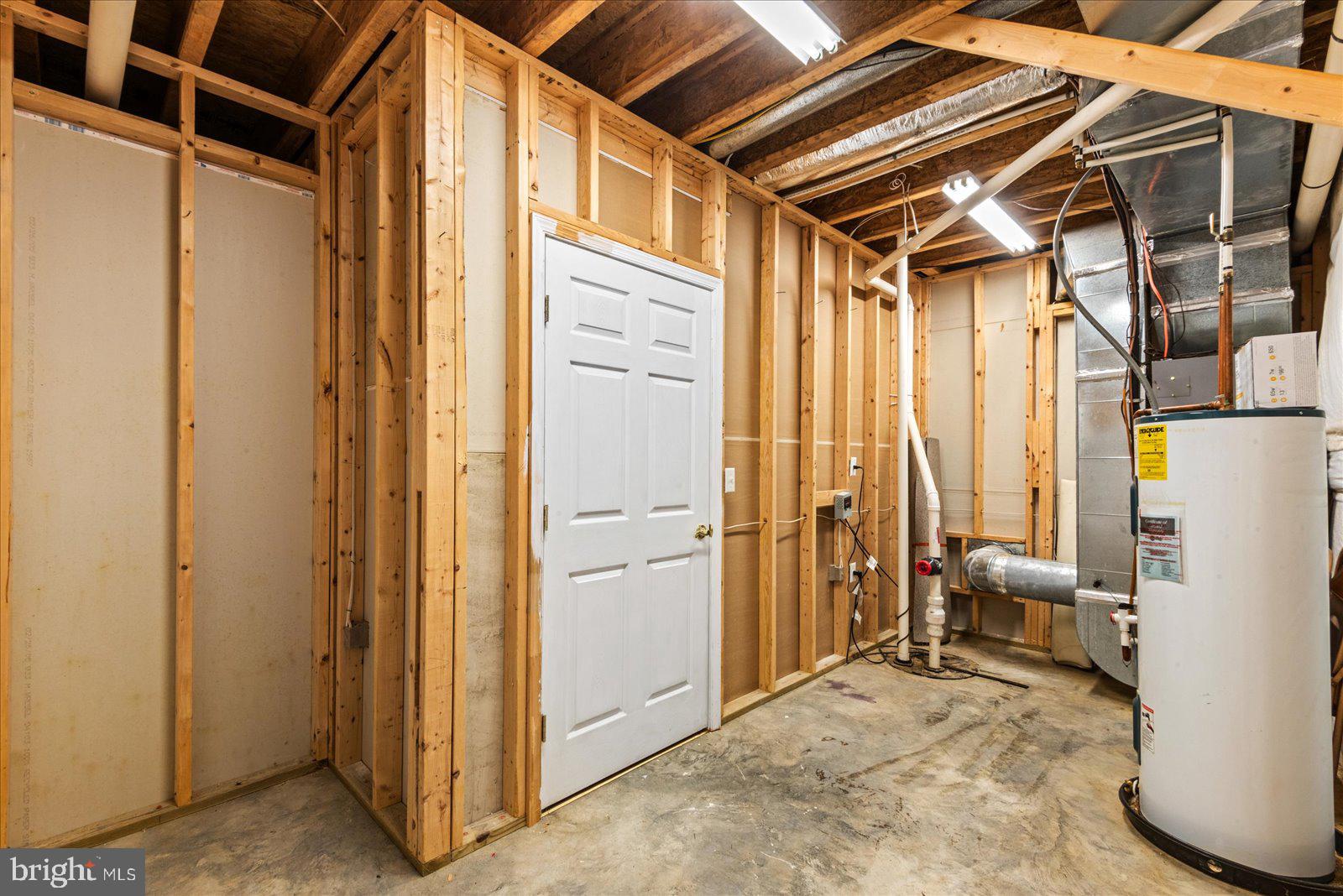 LAKE CAROLINE - Residential