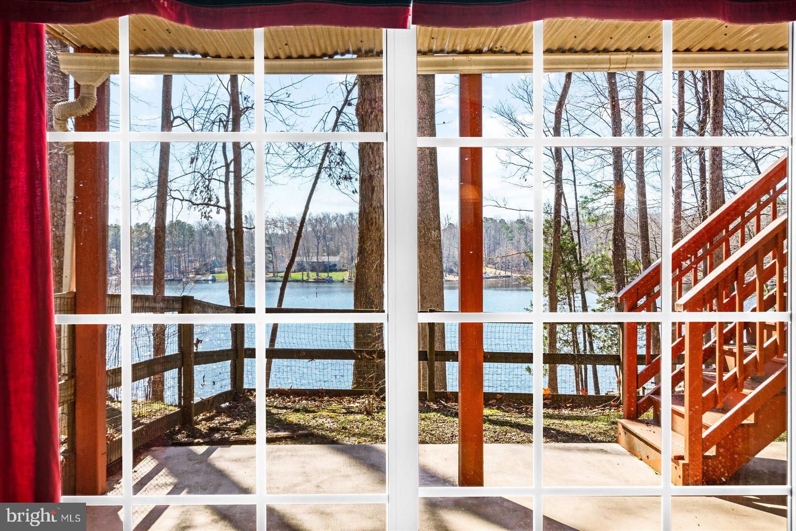 LAKE CAROLINE - Residential