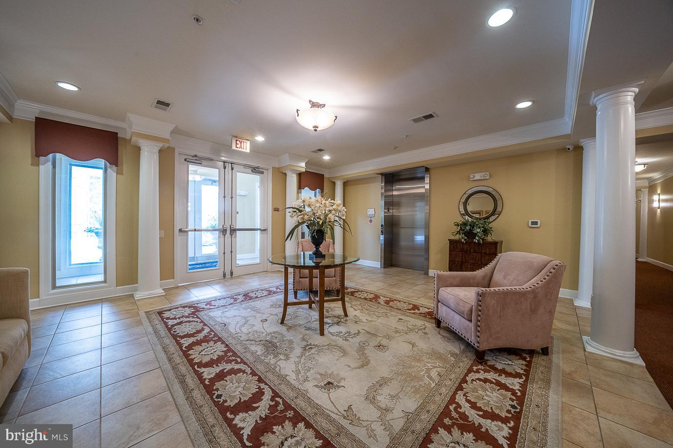 TERRAZZA NEWTOWN SQR - Residential