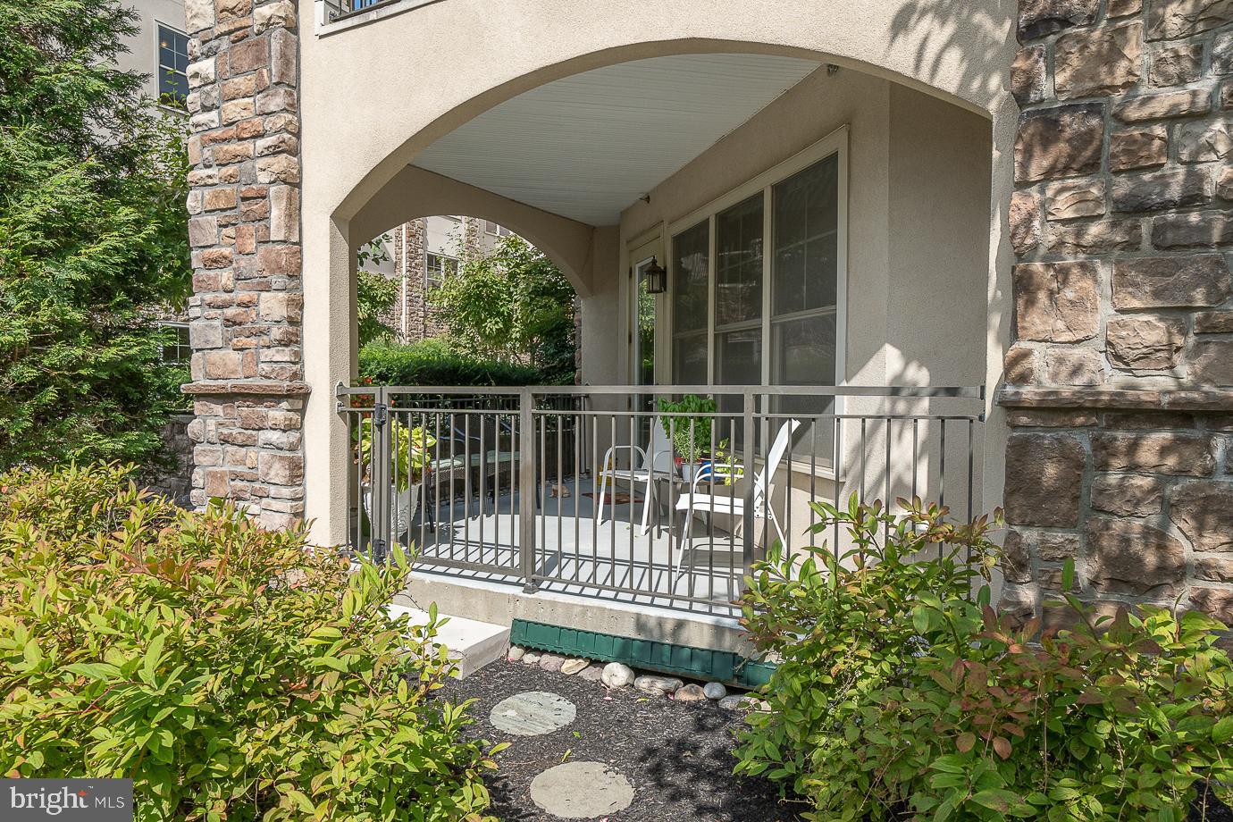 TERRAZZA NEWTOWN SQR - Residential