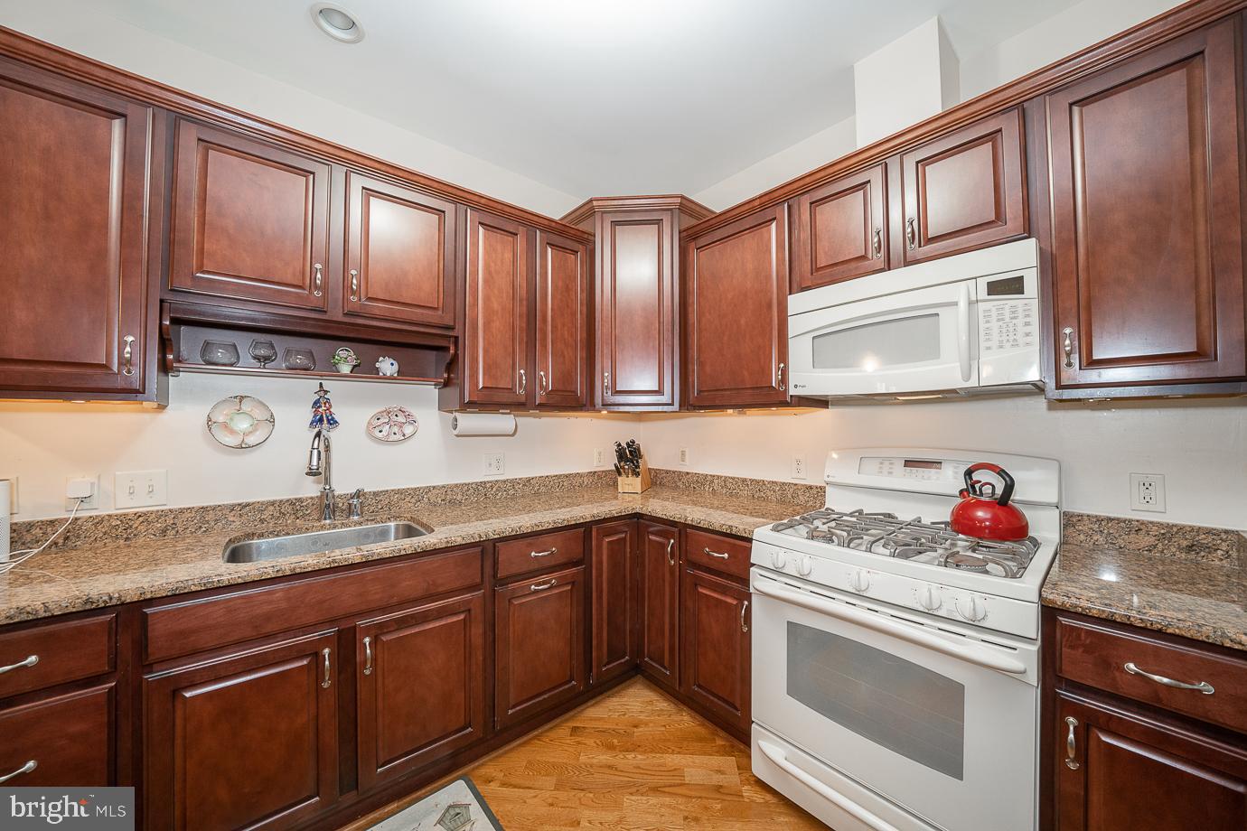 TERRAZZA NEWTOWN SQR - Residential