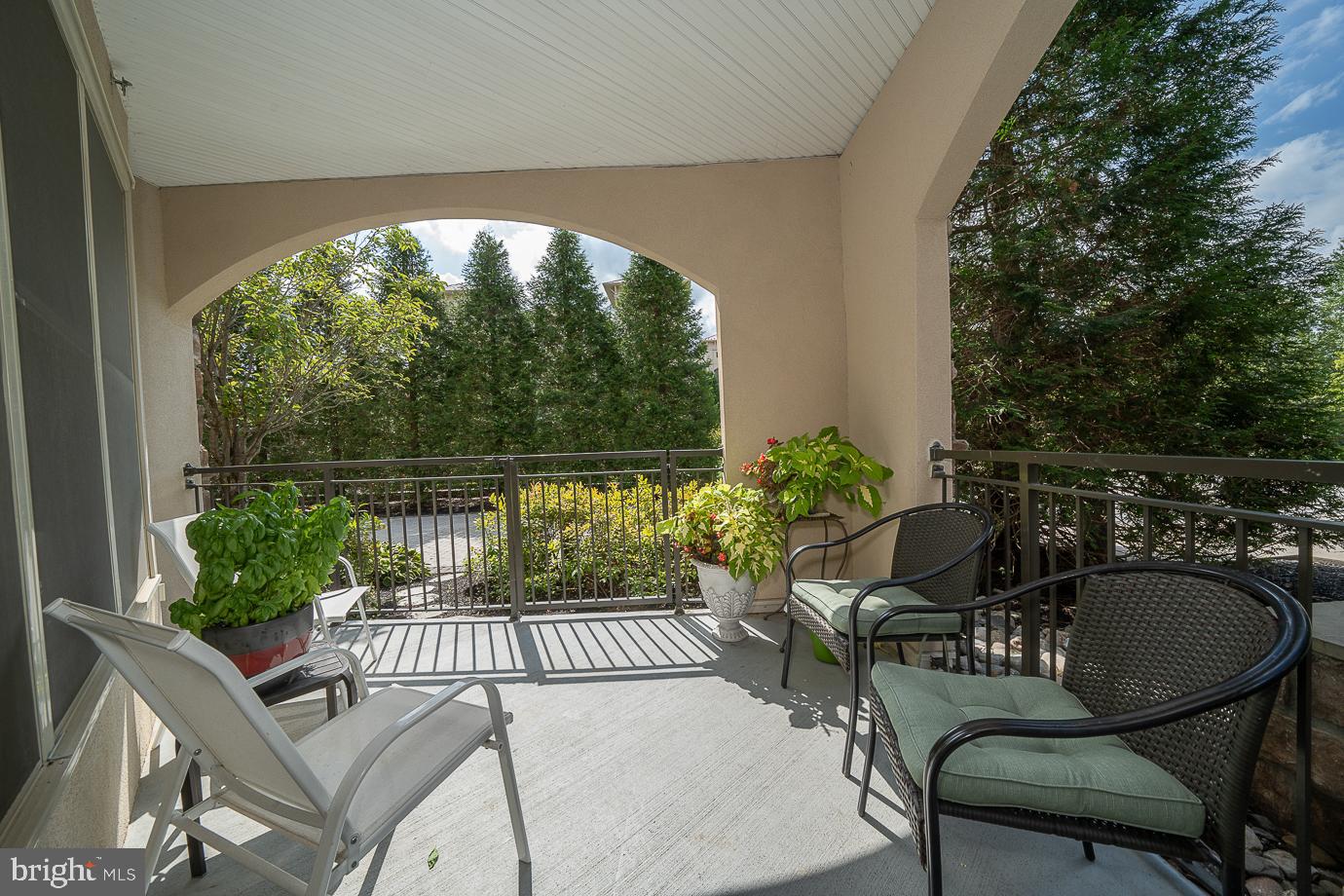 TERRAZZA NEWTOWN SQR - Residential