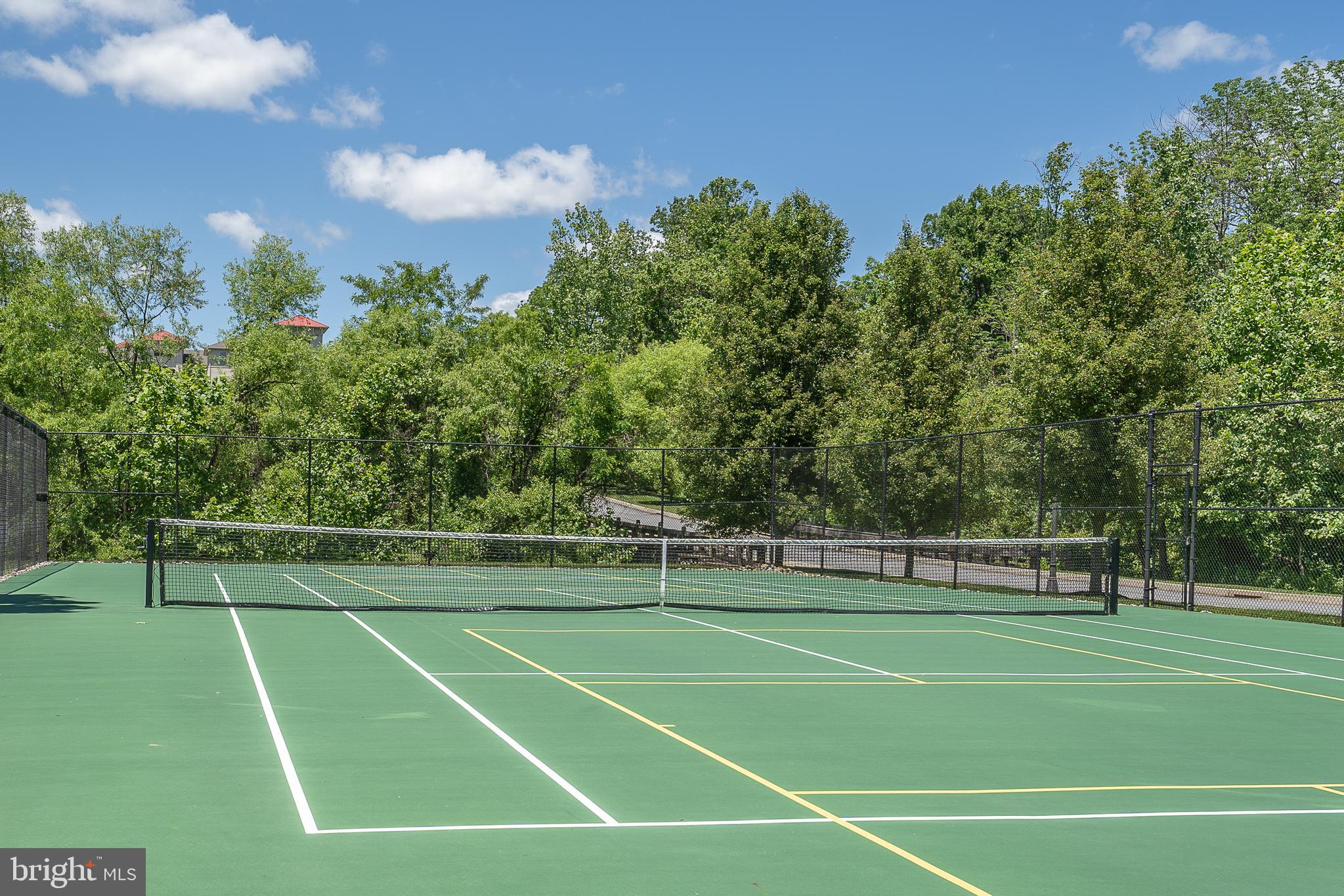 TERRAZZA NEWTOWN SQR - Residential