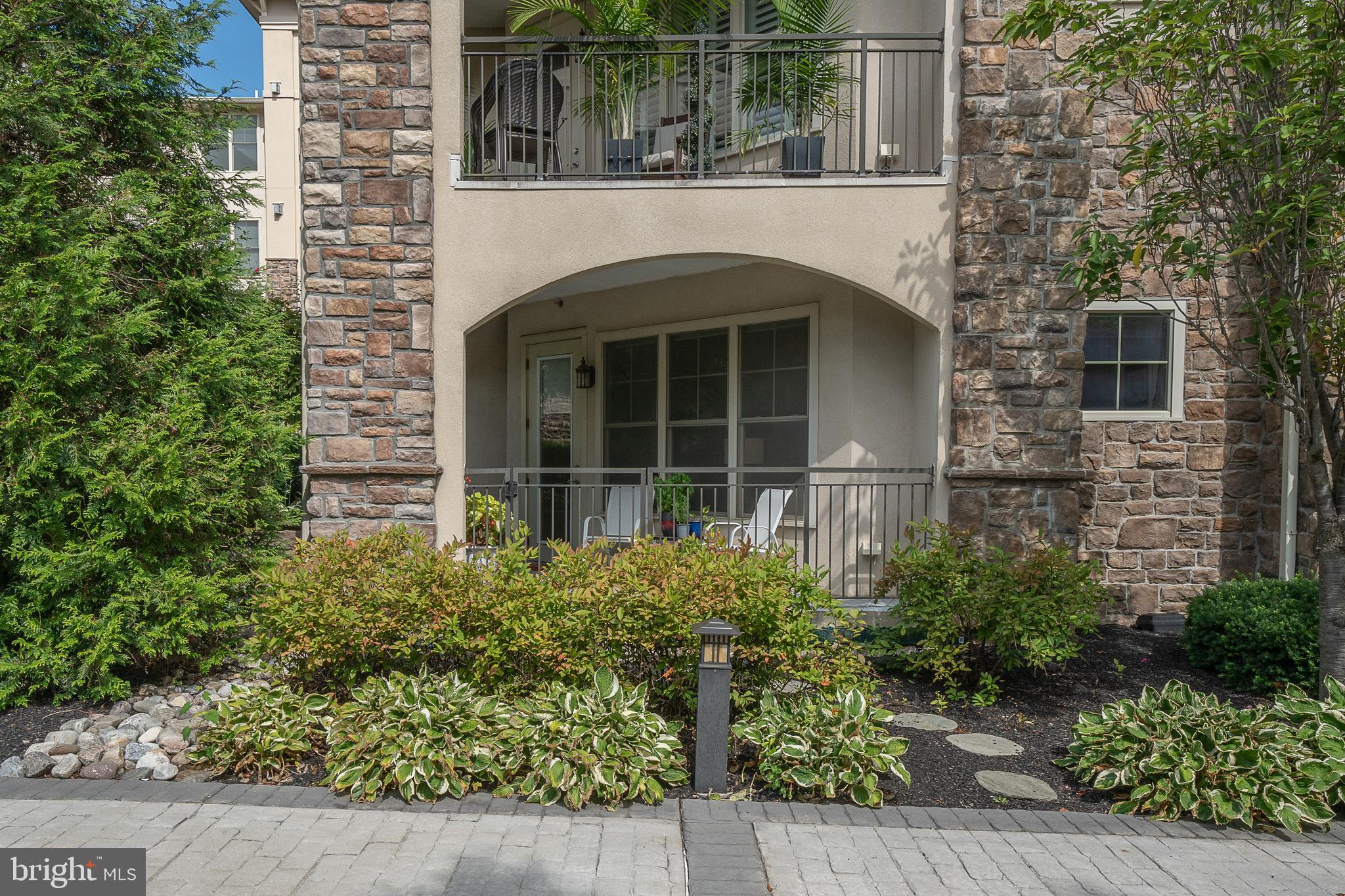 TERRAZZA NEWTOWN SQR - Residential