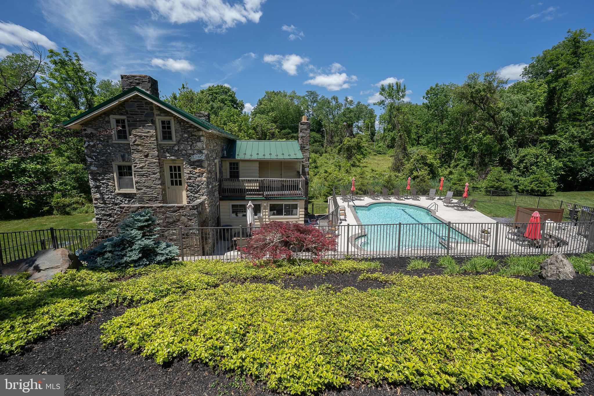 TERRAZZA NEWTOWN SQR - Residential