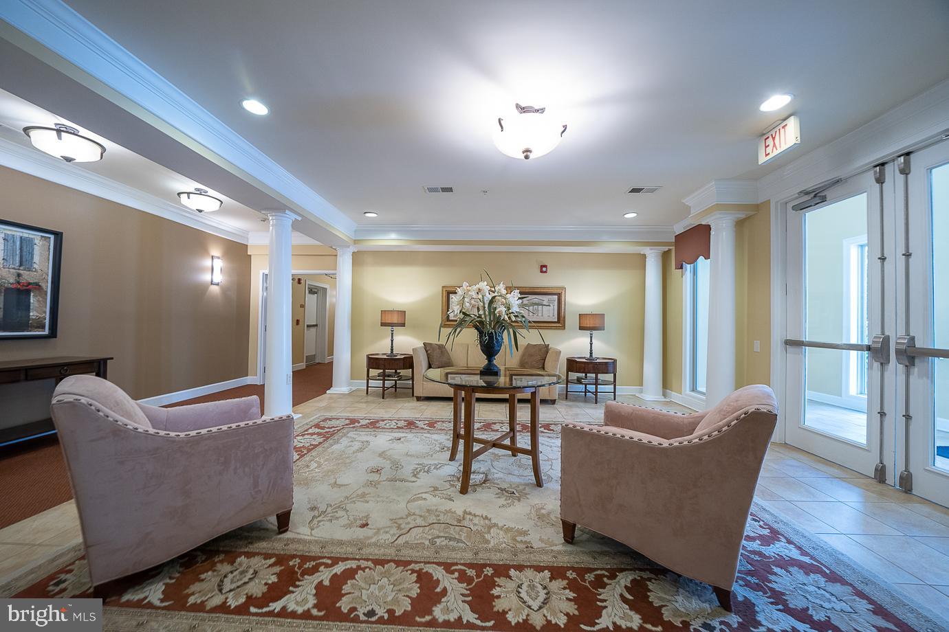 TERRAZZA NEWTOWN SQR - Residential