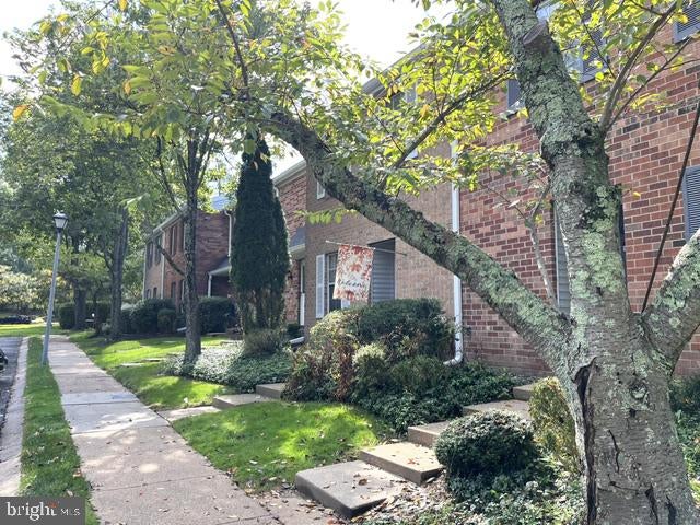 52 SYCAMORE COURT