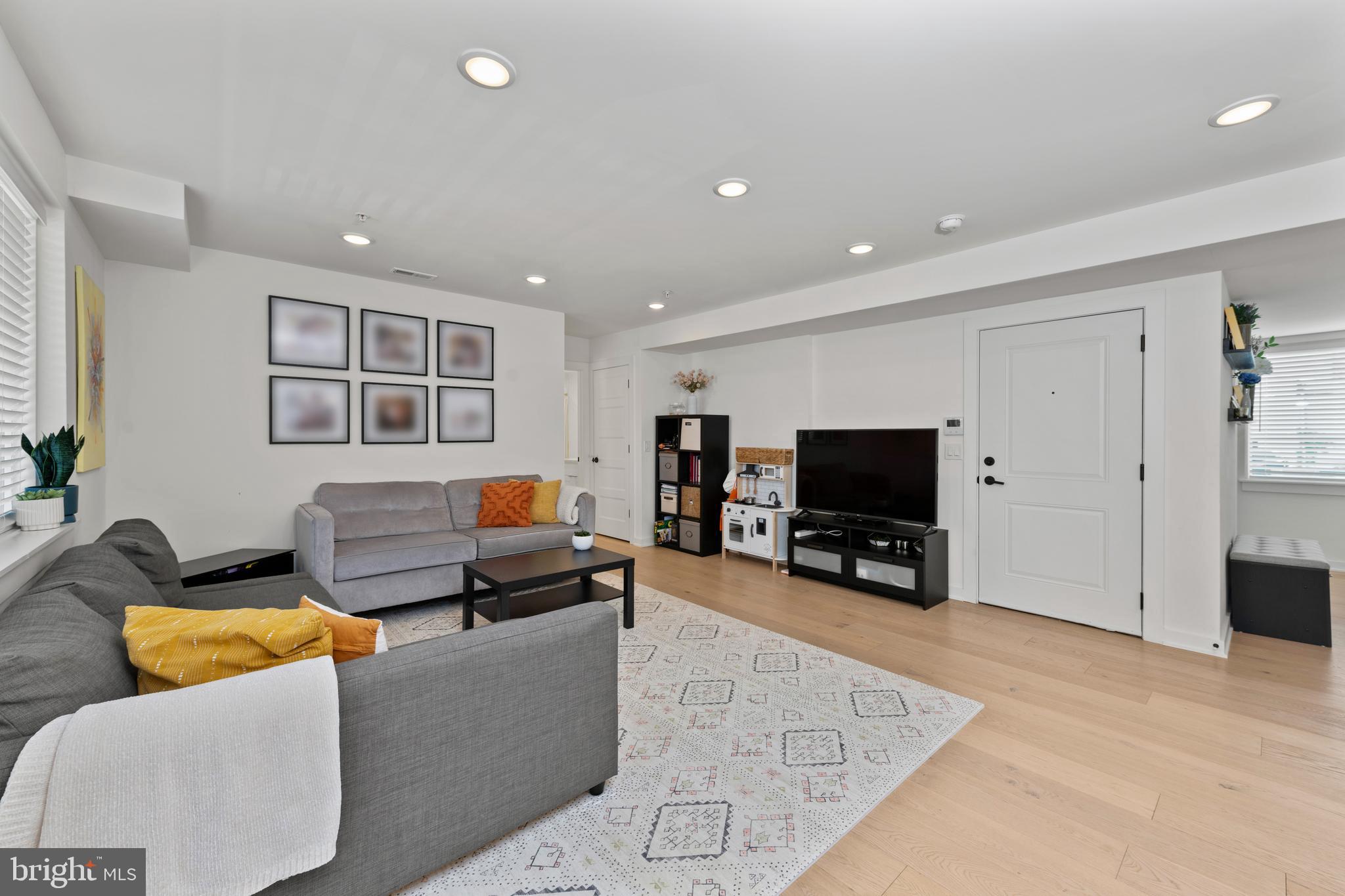 FRANCISVILLE - Residential