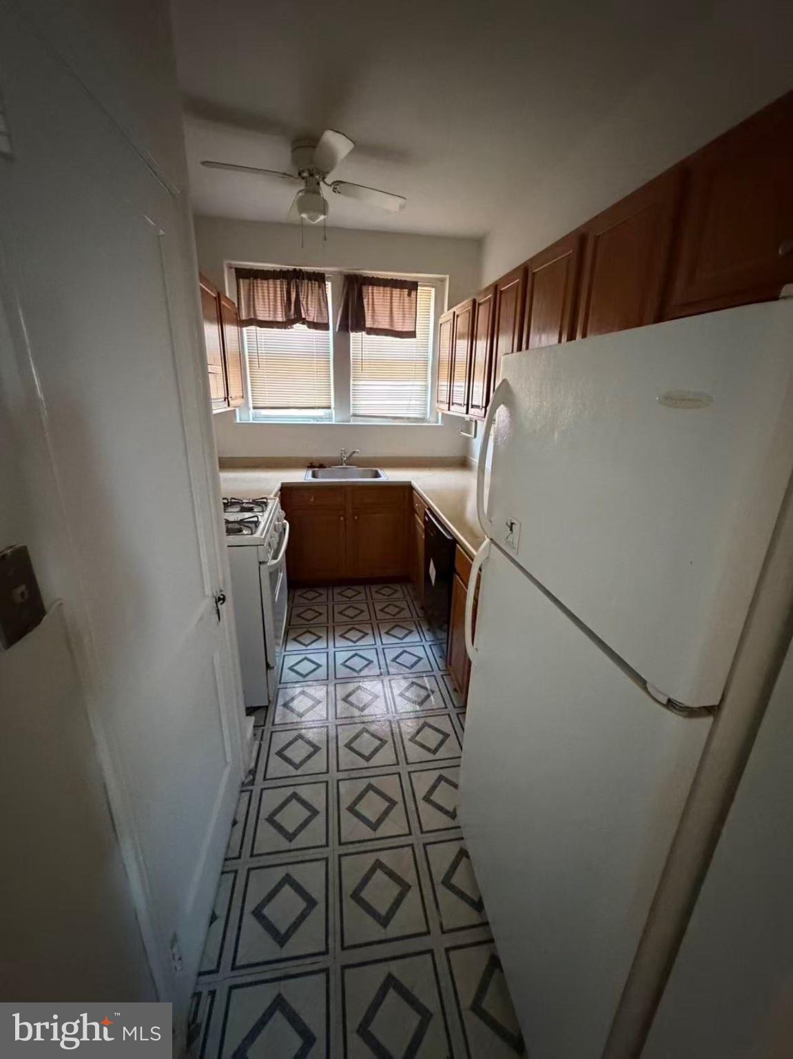 109 E MAIN STREET 2