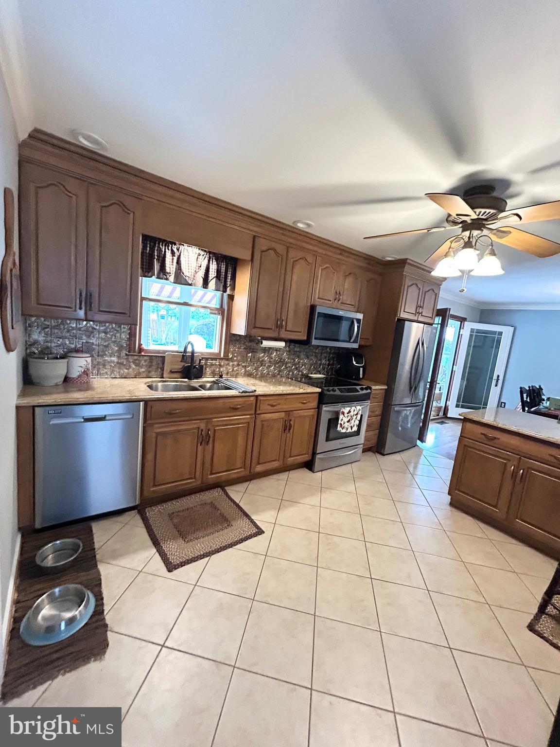 231 SUNRISE ROAD
