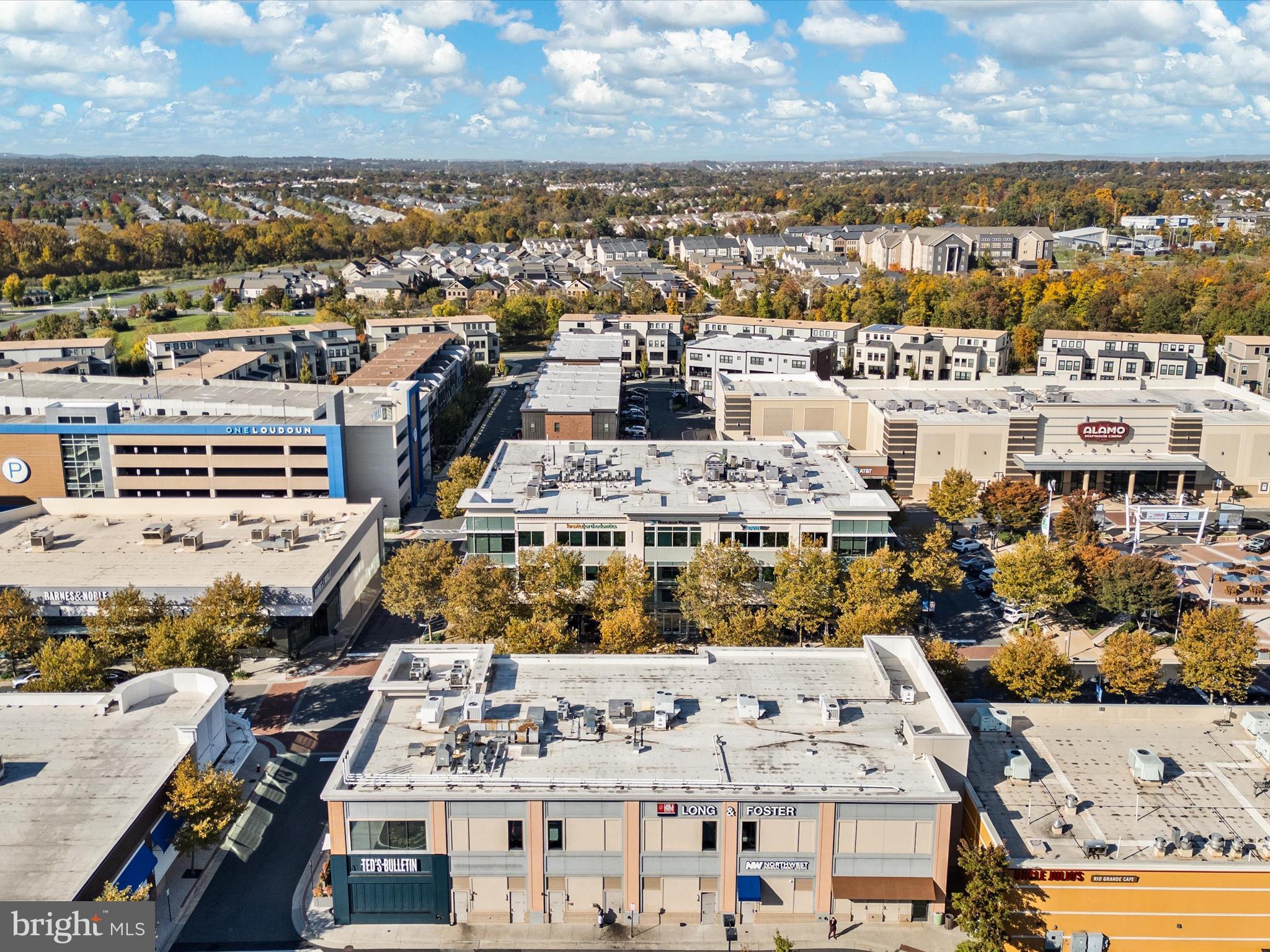 ONE LOUDOUN - Residential