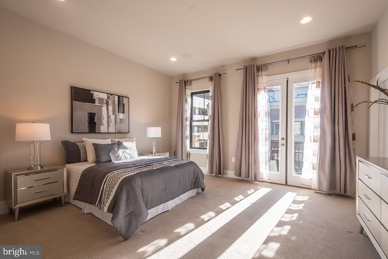 ONE LOUDOUN - Residential