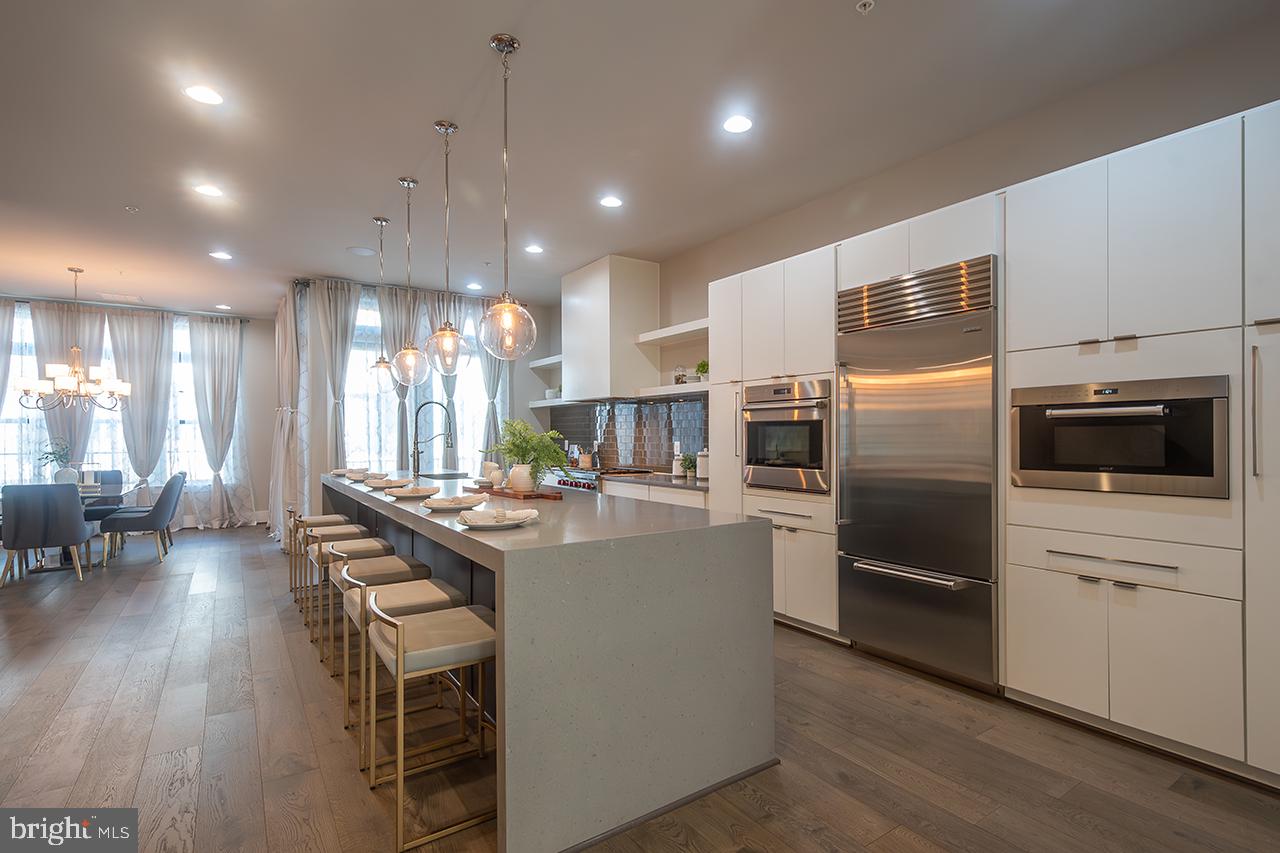 ONE LOUDOUN - Residential