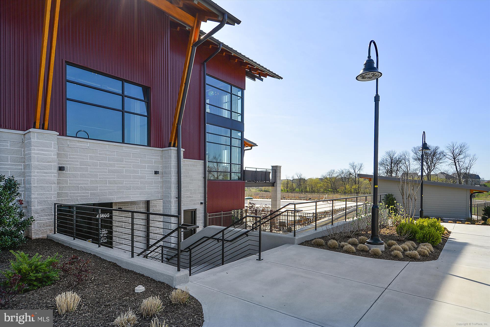 ONE LOUDOUN - Residential