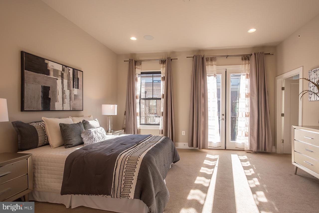 ONE LOUDOUN - Residential