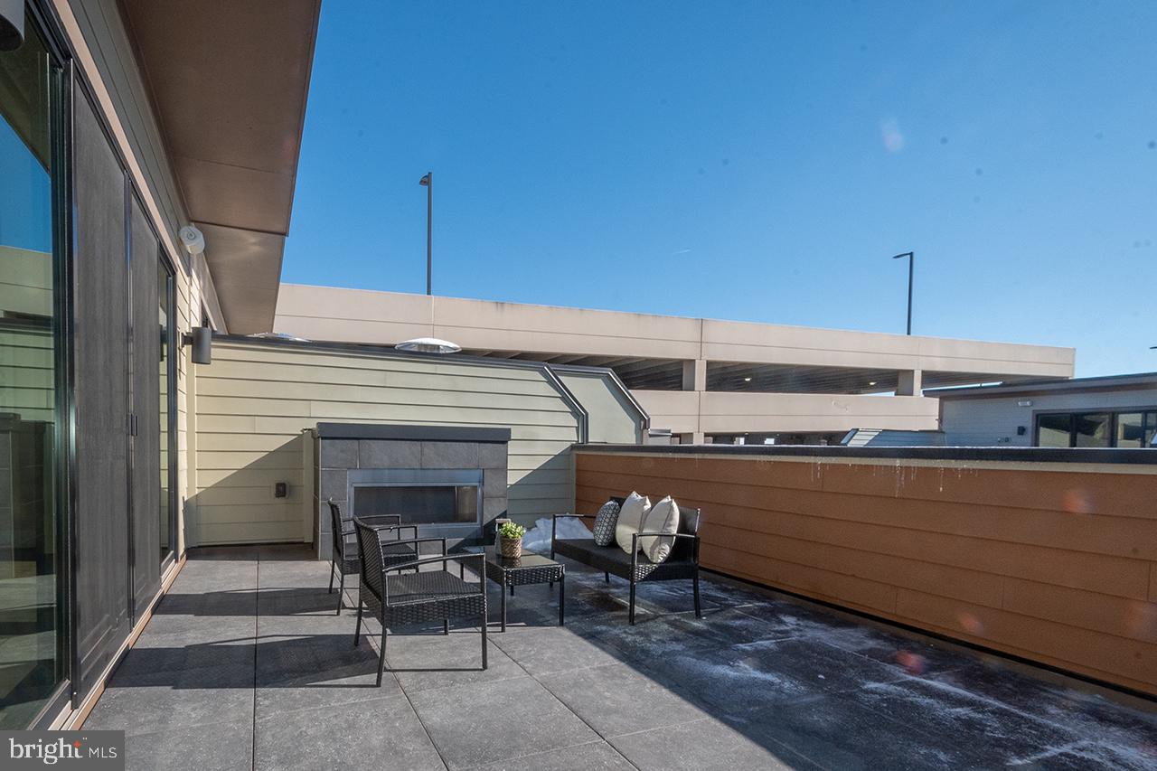 ONE LOUDOUN - Residential