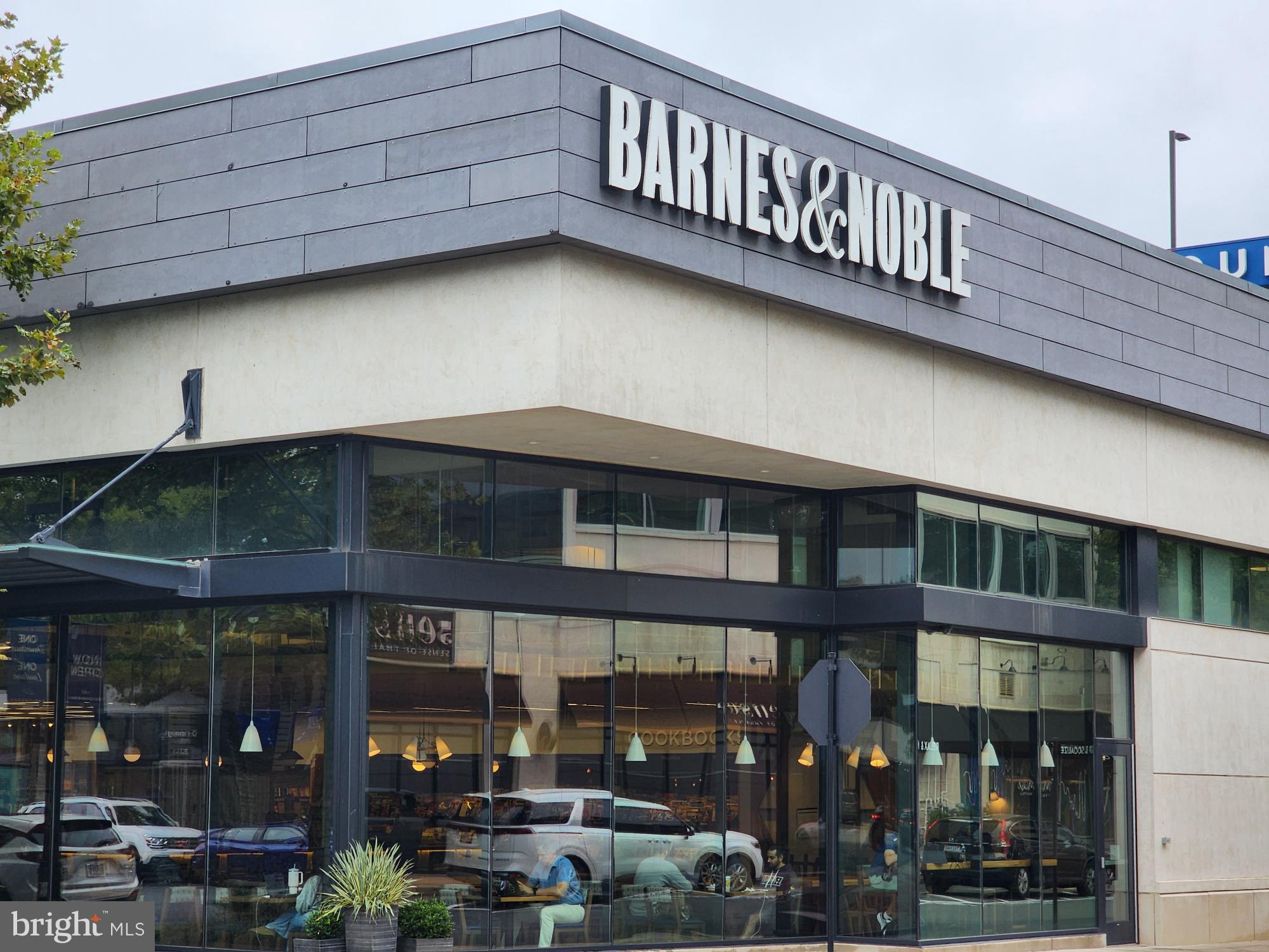 ONE LOUDOUN - Residential