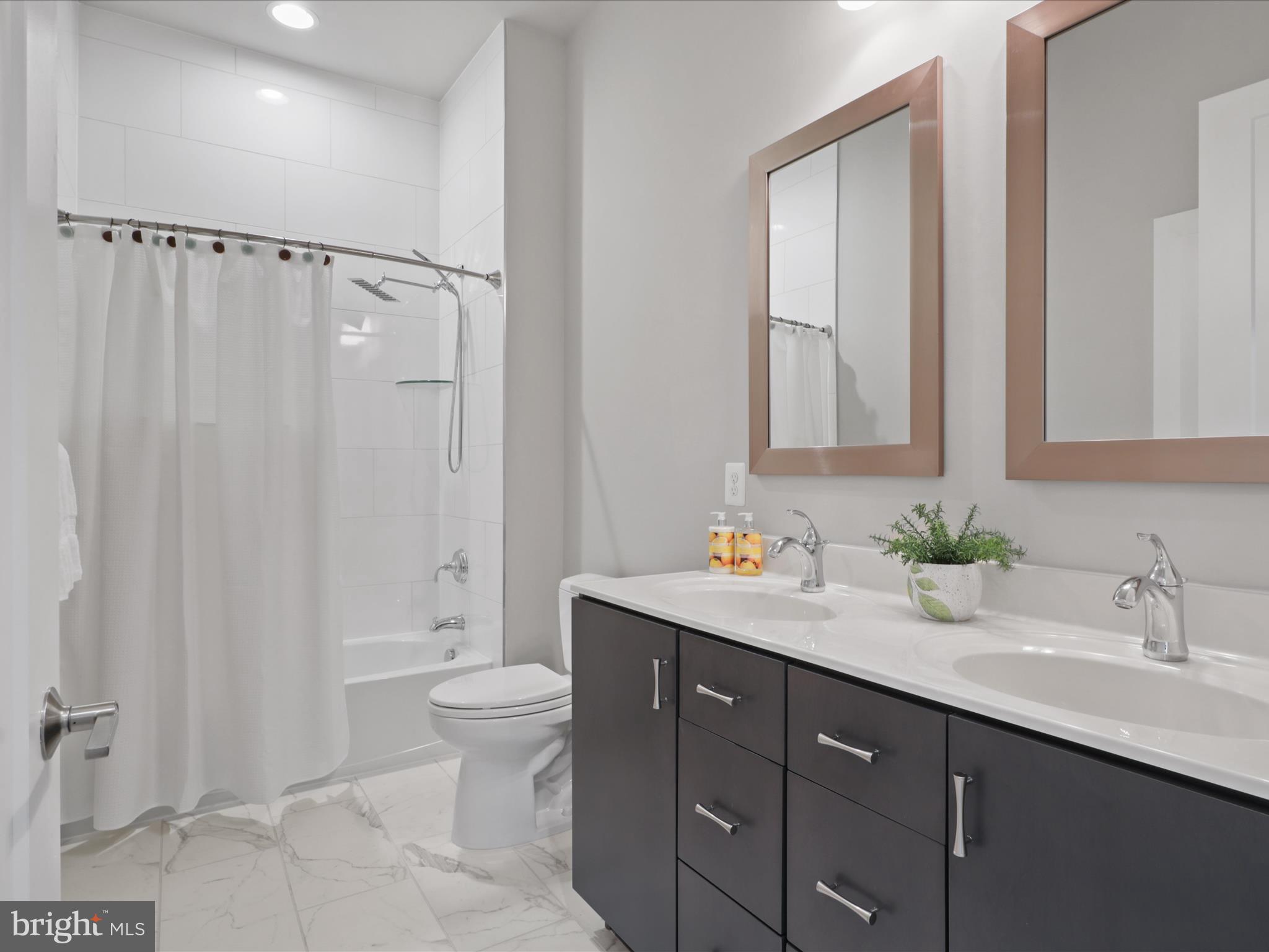 ONE LOUDOUN - Residential