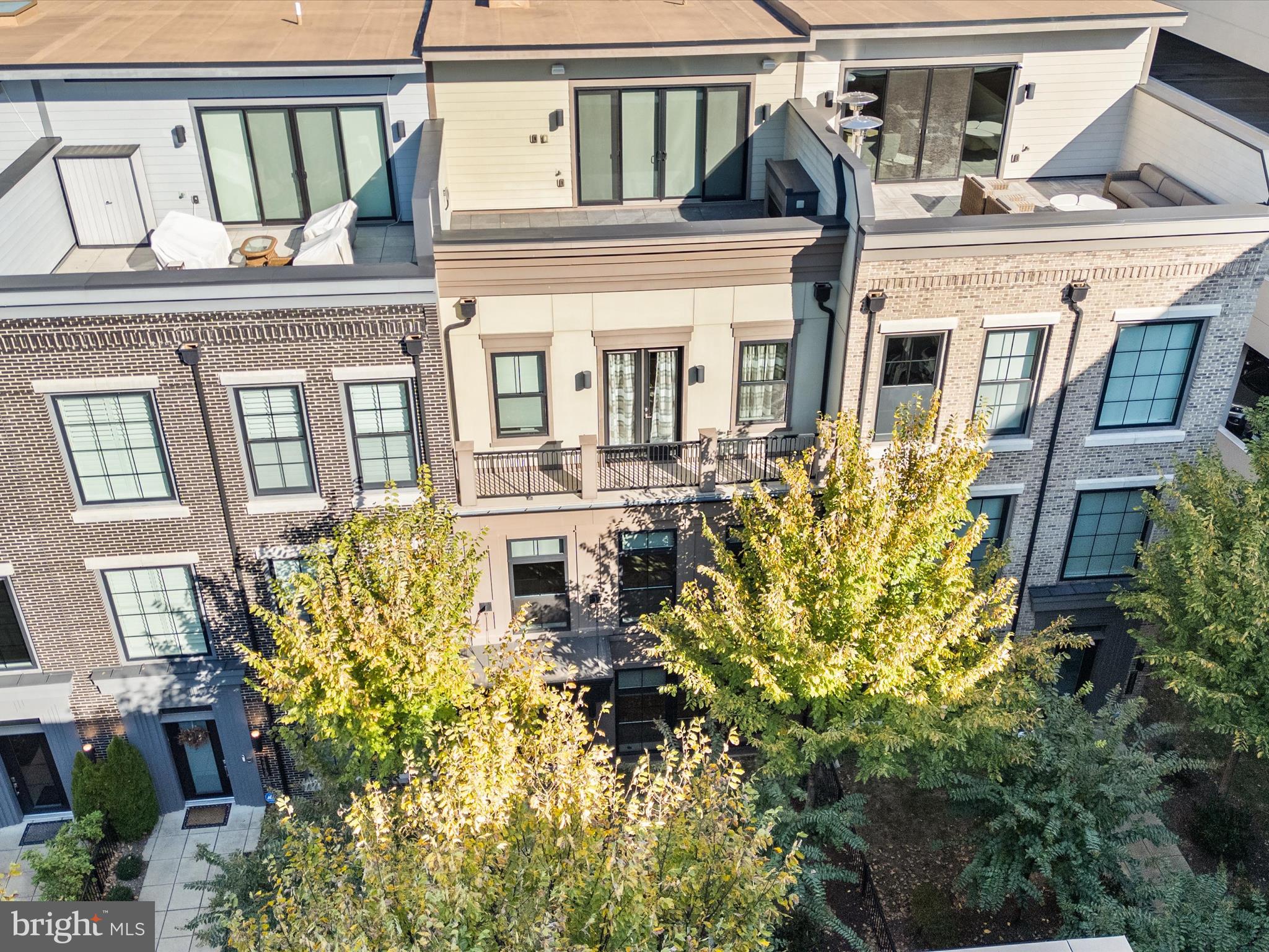 ONE LOUDOUN - Residential