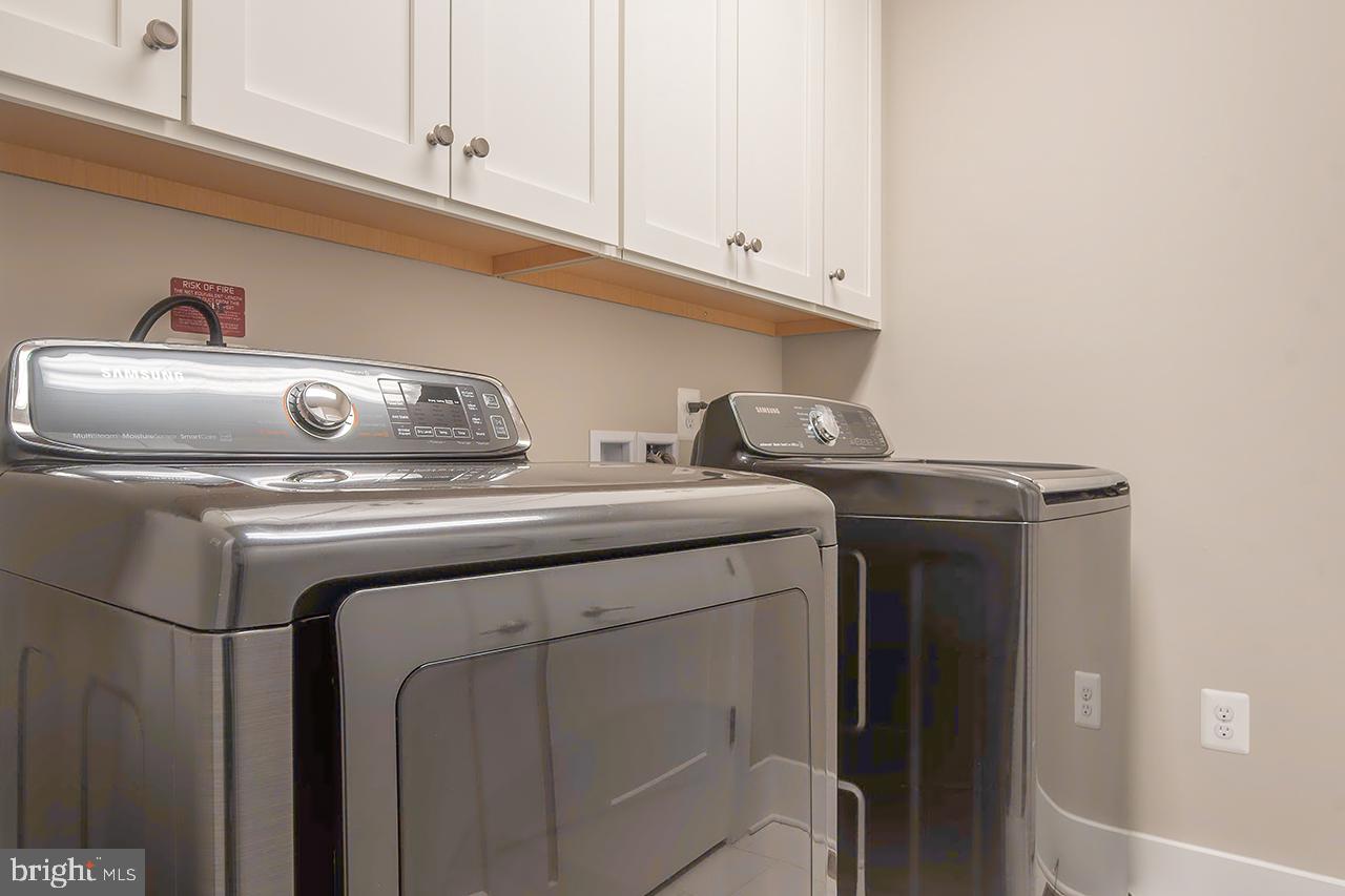 ONE LOUDOUN - Residential