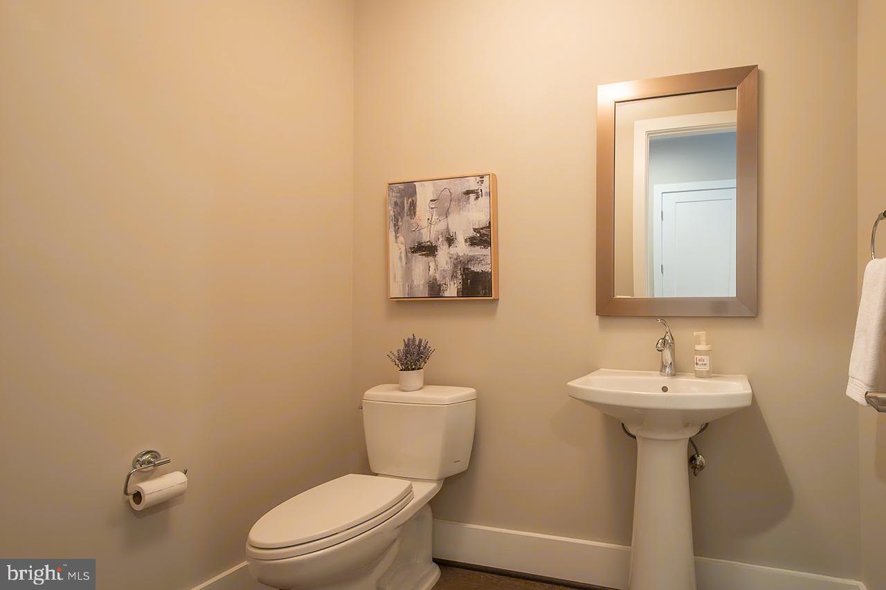 ONE LOUDOUN - Residential