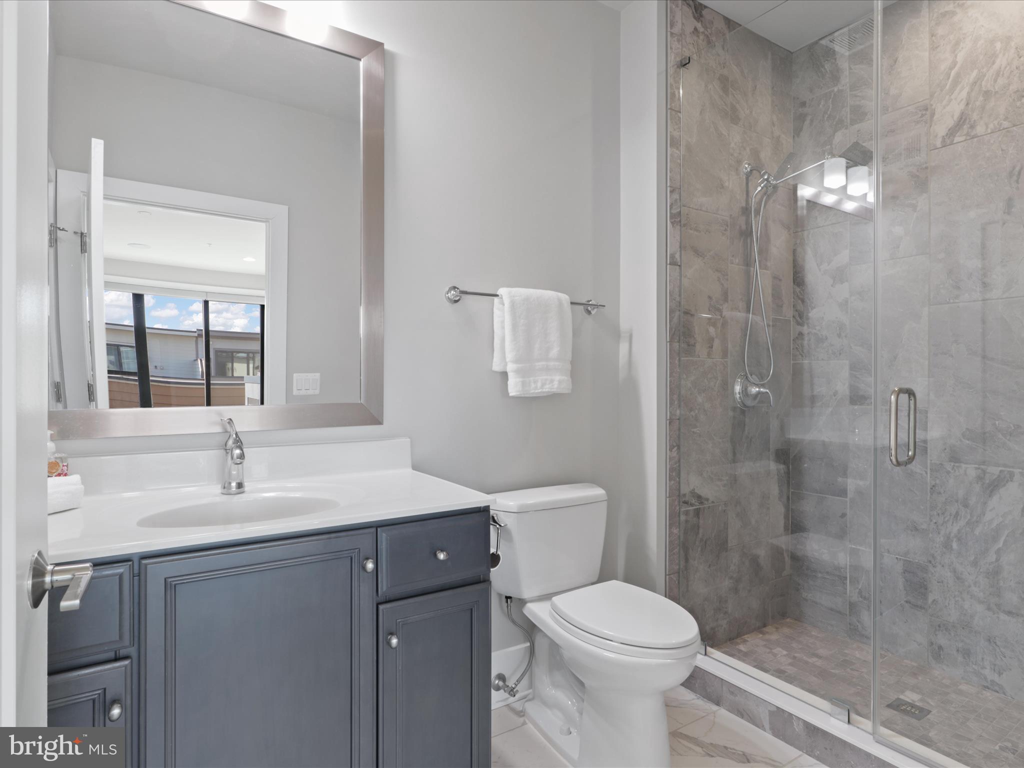 ONE LOUDOUN - Residential