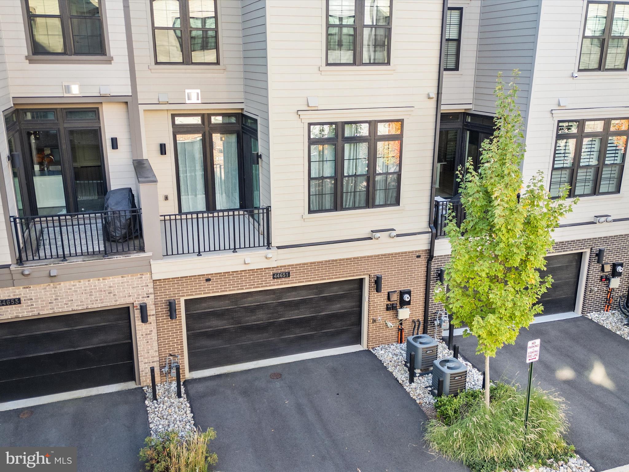 ONE LOUDOUN - Residential