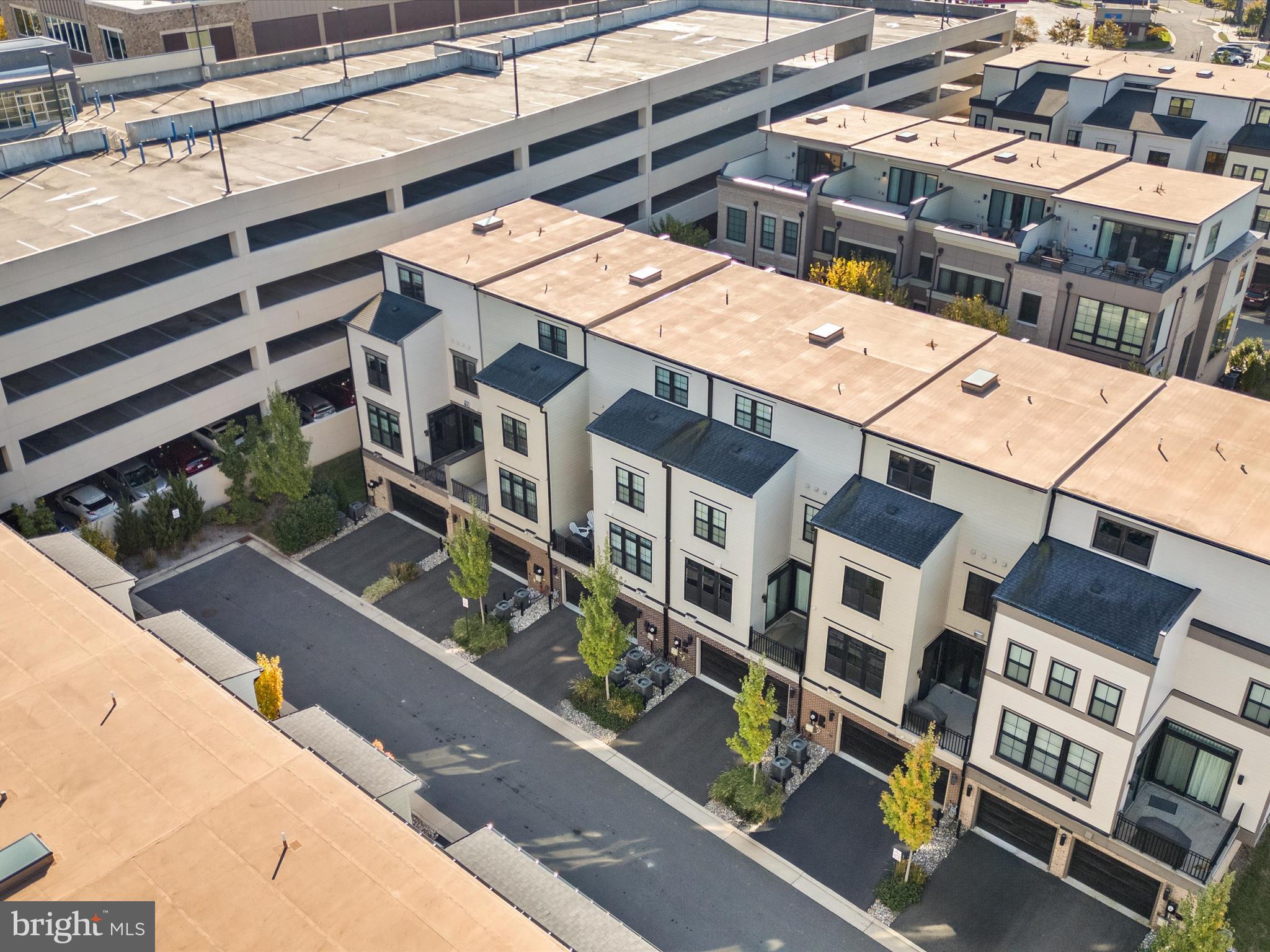 ONE LOUDOUN - Residential