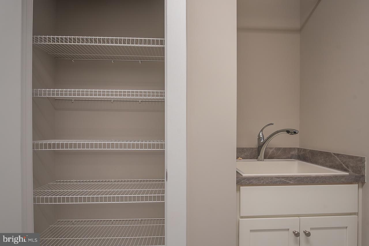 ONE LOUDOUN - Residential