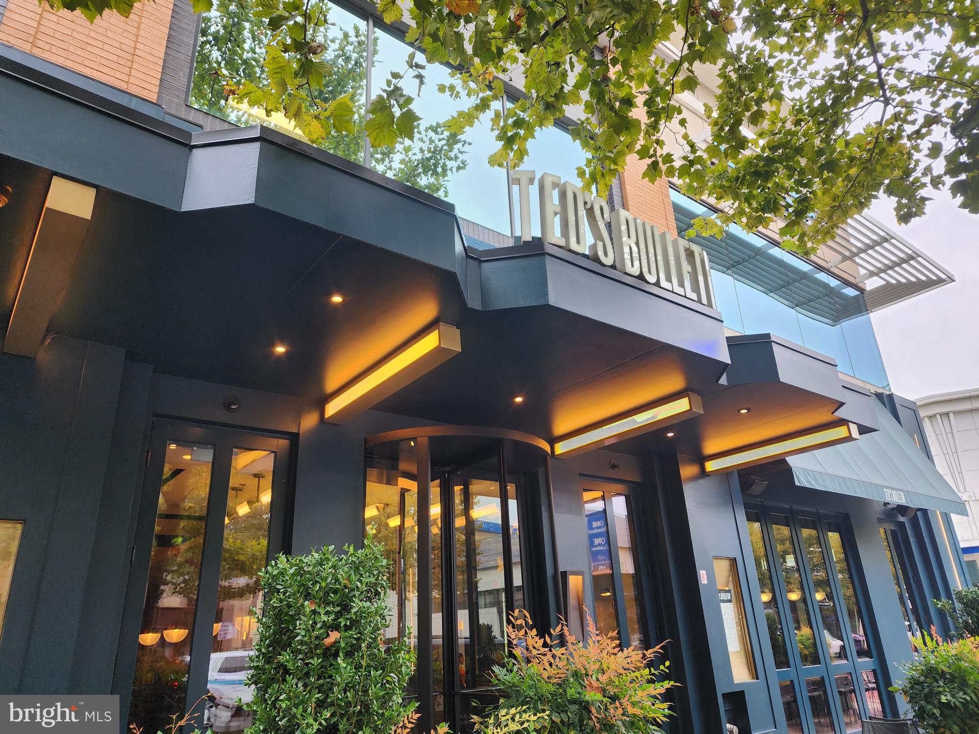 ONE LOUDOUN - Residential