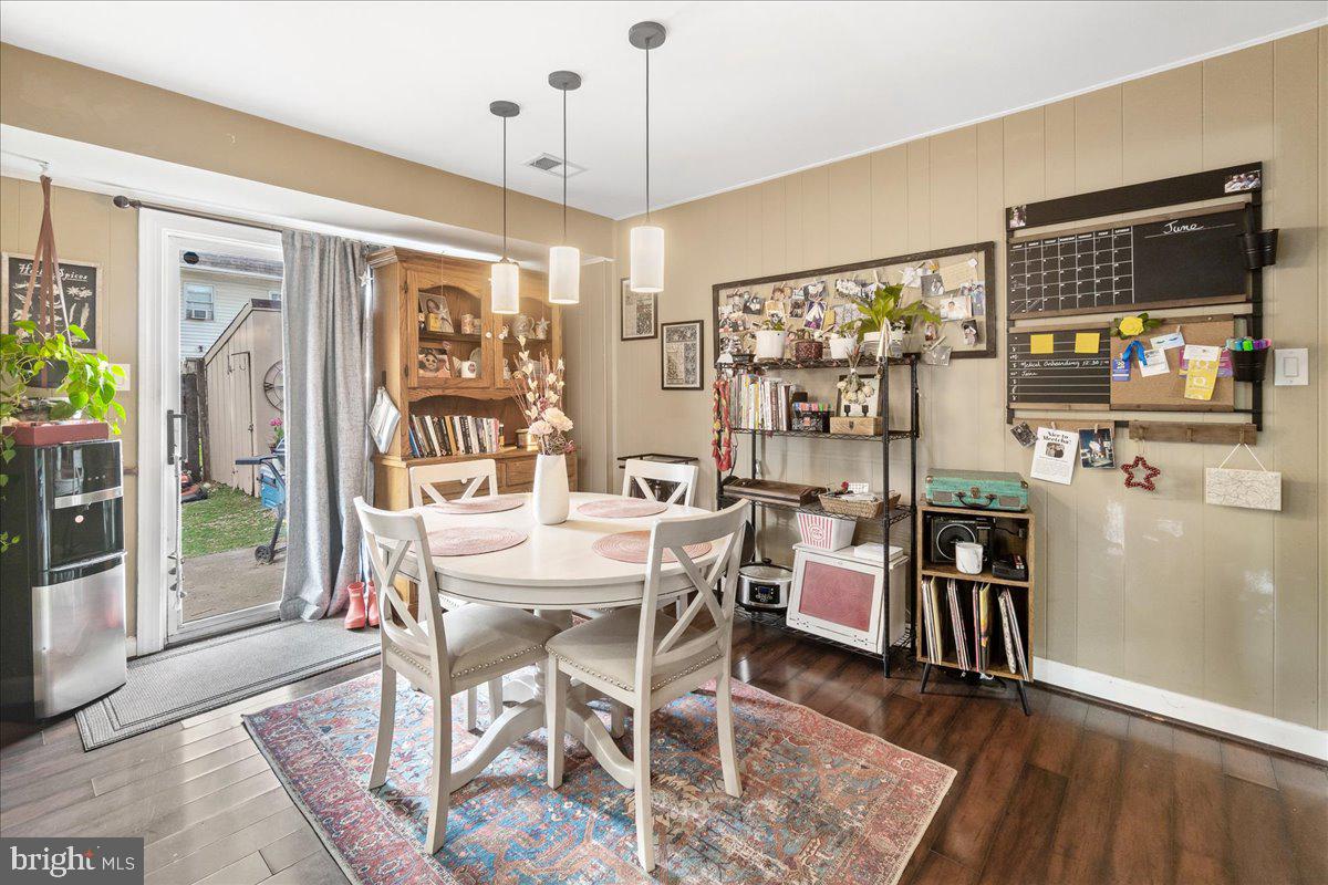 GLADE TOWN - Residential