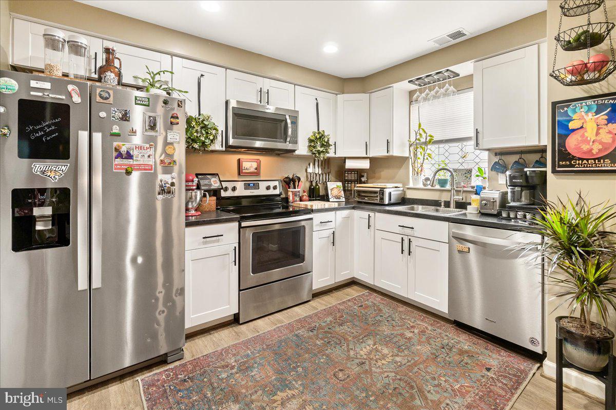 GLADE TOWN - Residential