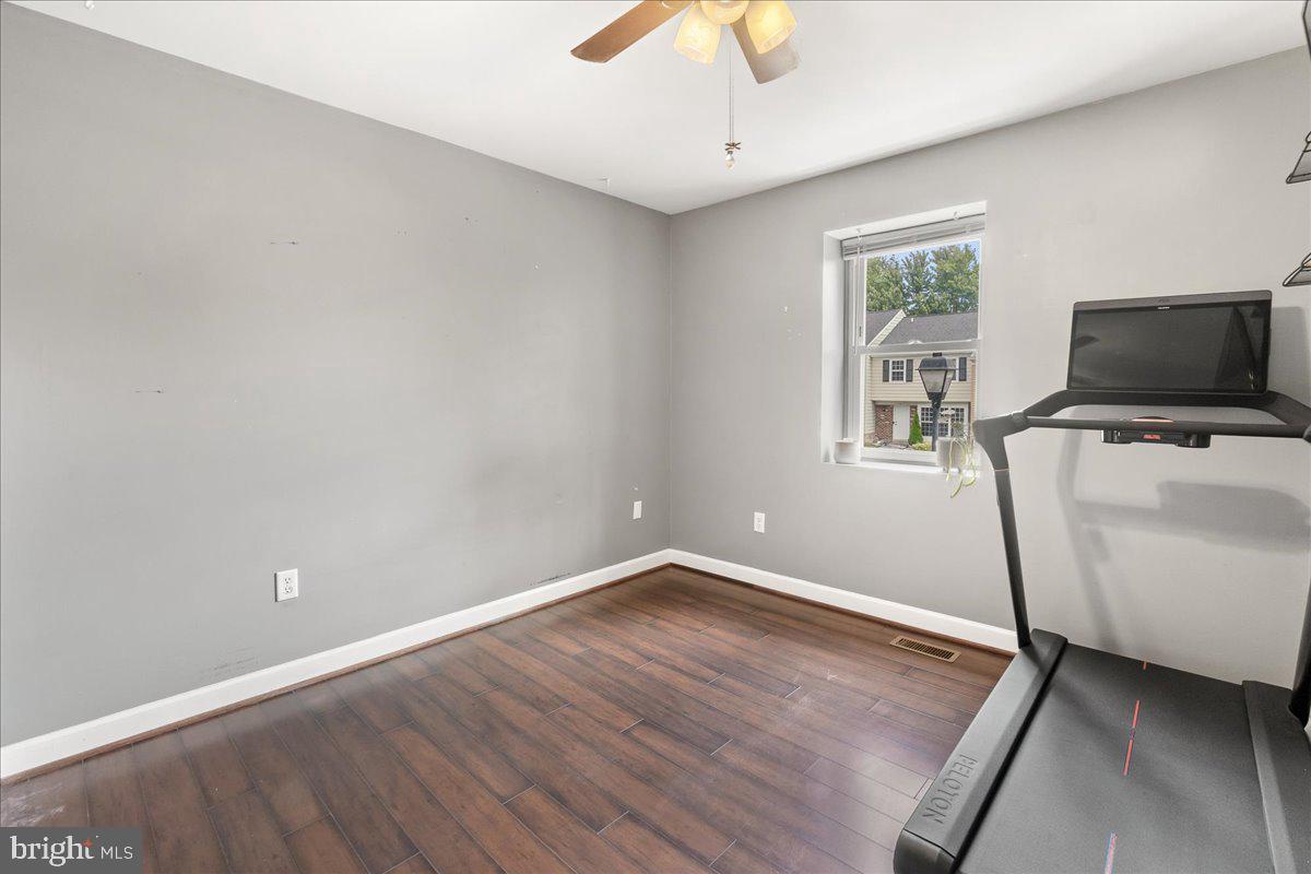 GLADE TOWN - Residential