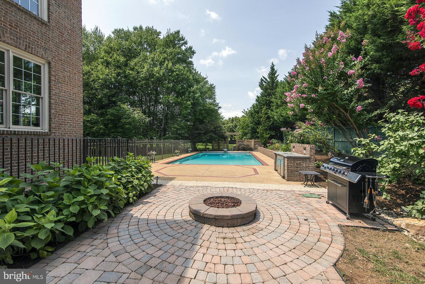 SMC MCLEAN - Residential