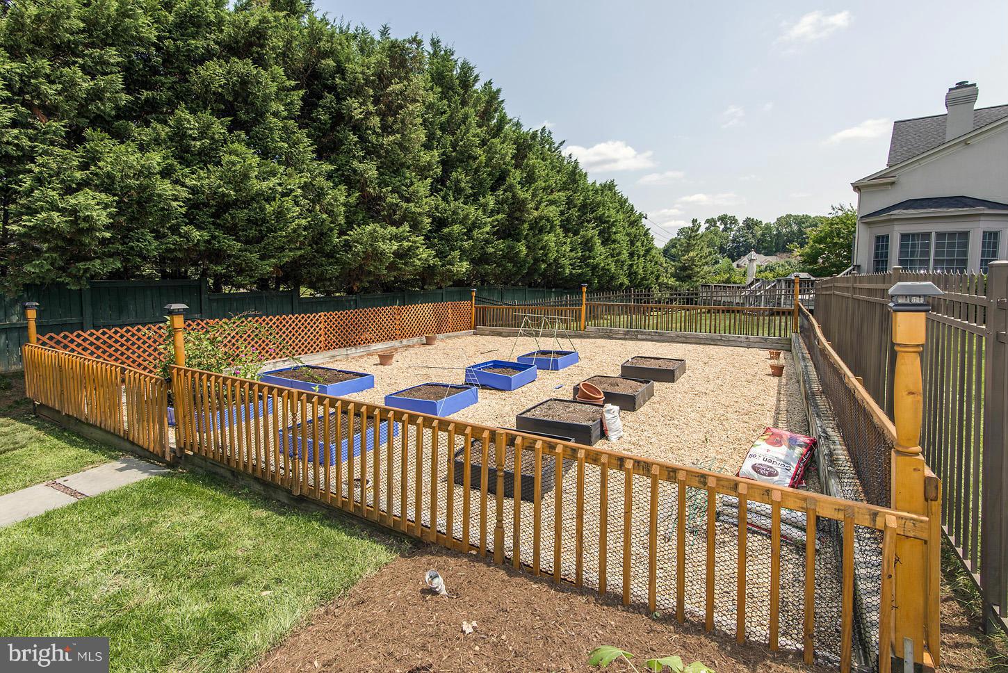 SMC MCLEAN - Residential