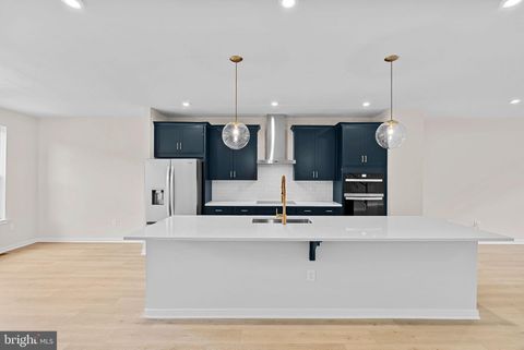 Townhouse For Sale - 19716 Mystic Maroon Terrace<br/> ASHBURN, VA 20147