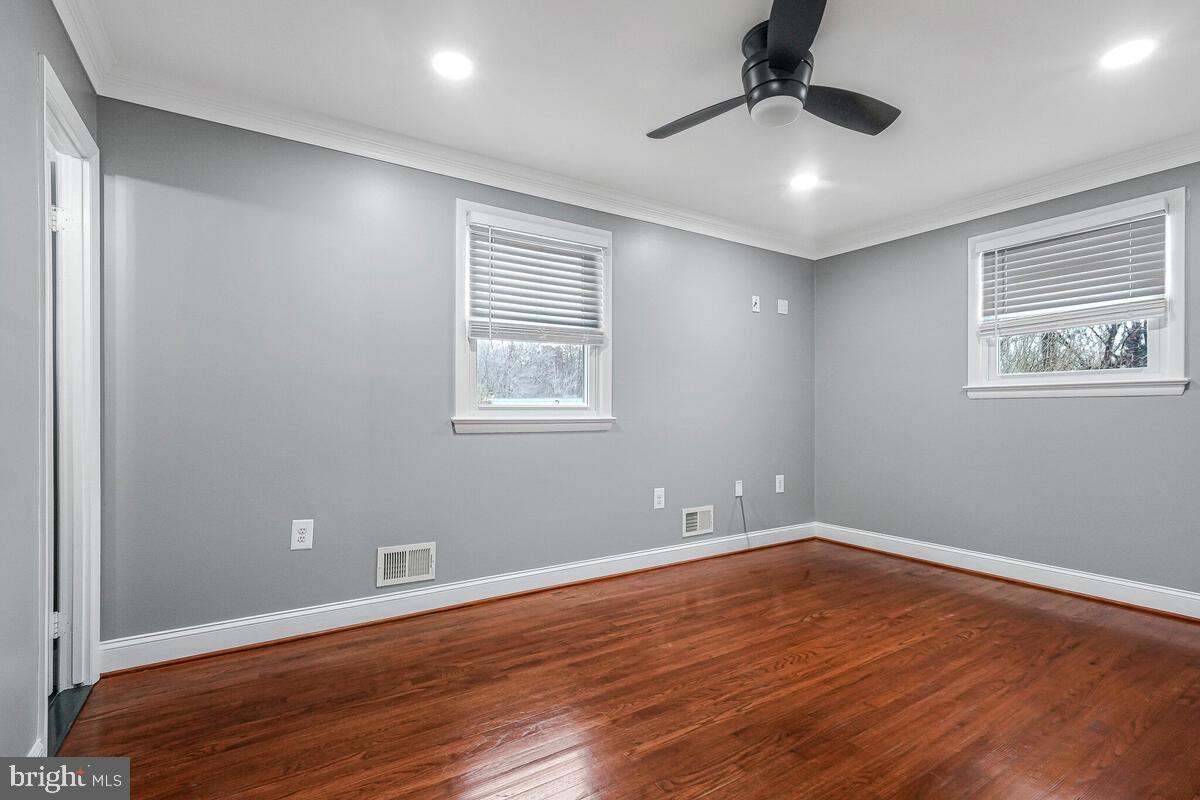 CRESTVIEW MANOR - Residential Lease