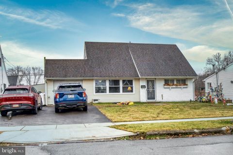 53 MICAHILL ROAD LEVITTOWN PA 19056