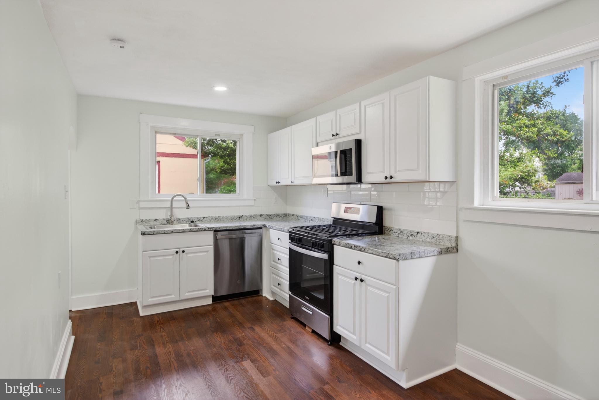 22 W 4TH AVENUE